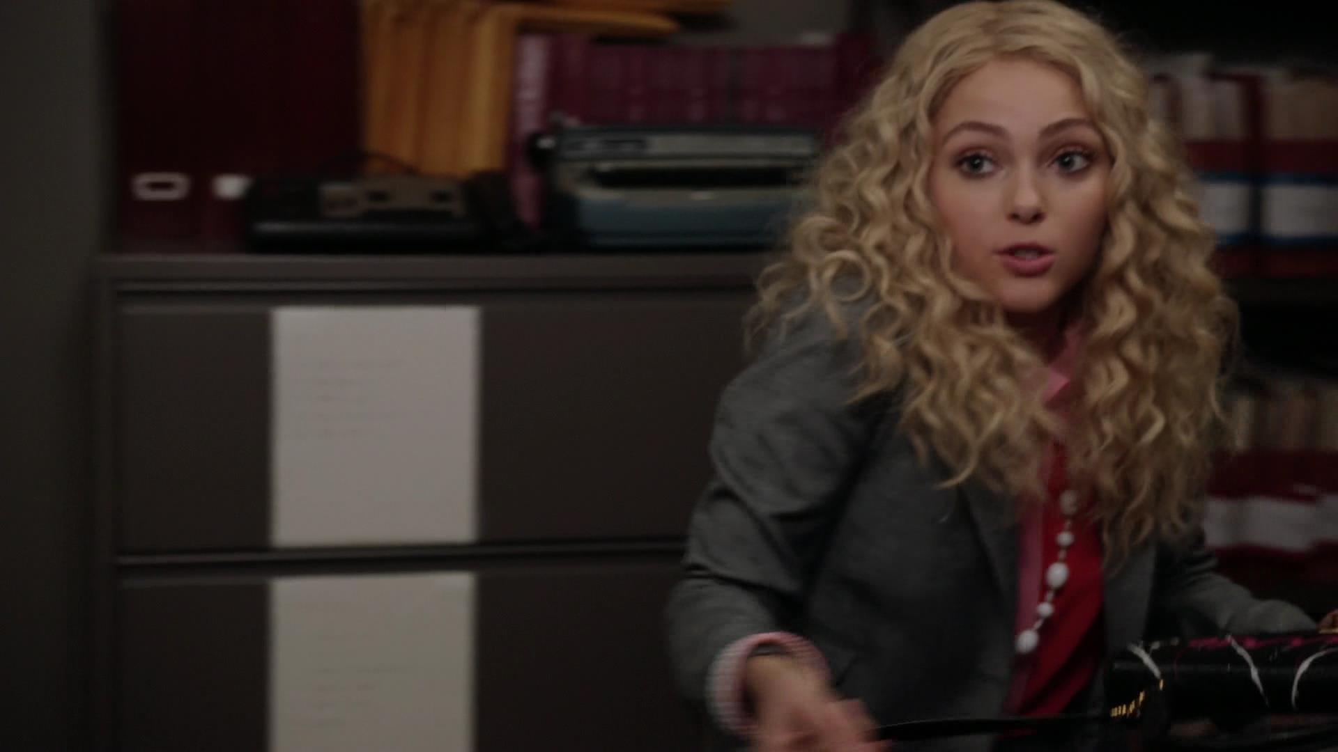 TheCarrieDiaries1x02_AnnaSophiaRobbOnline0543.jpg
