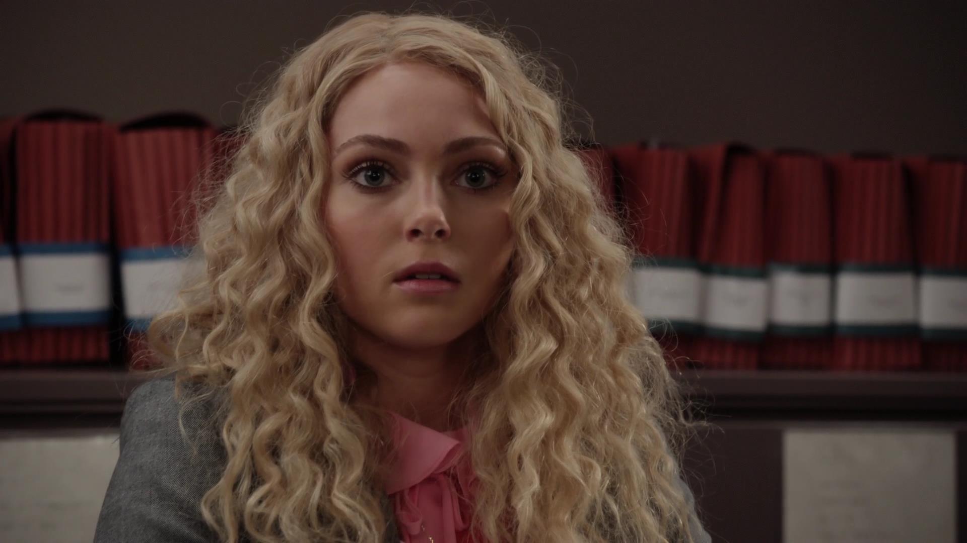 TheCarrieDiaries1x02_AnnaSophiaRobbOnline0553.jpg