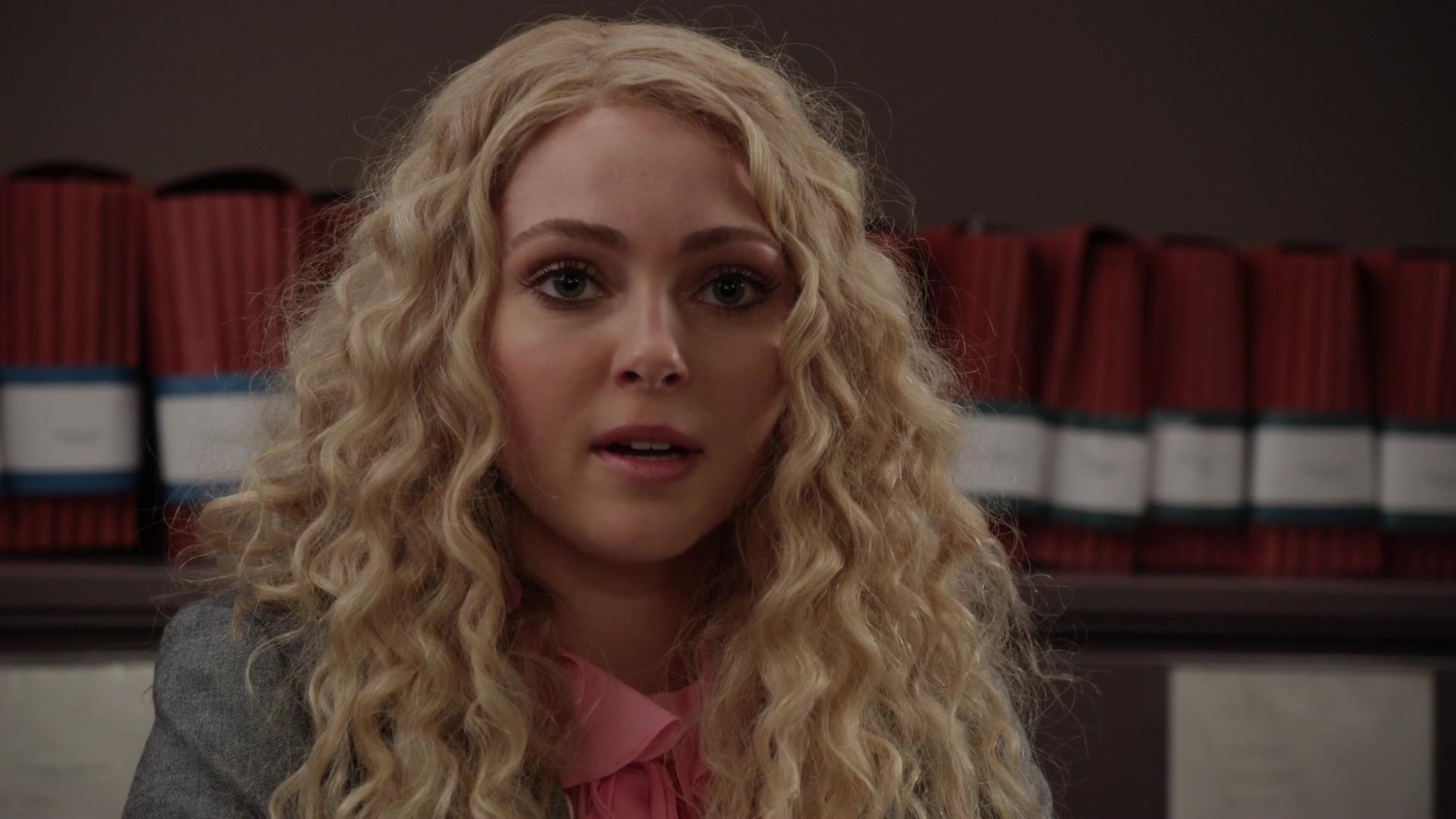 TheCarrieDiaries1x02_AnnaSophiaRobbOnline0555.jpg