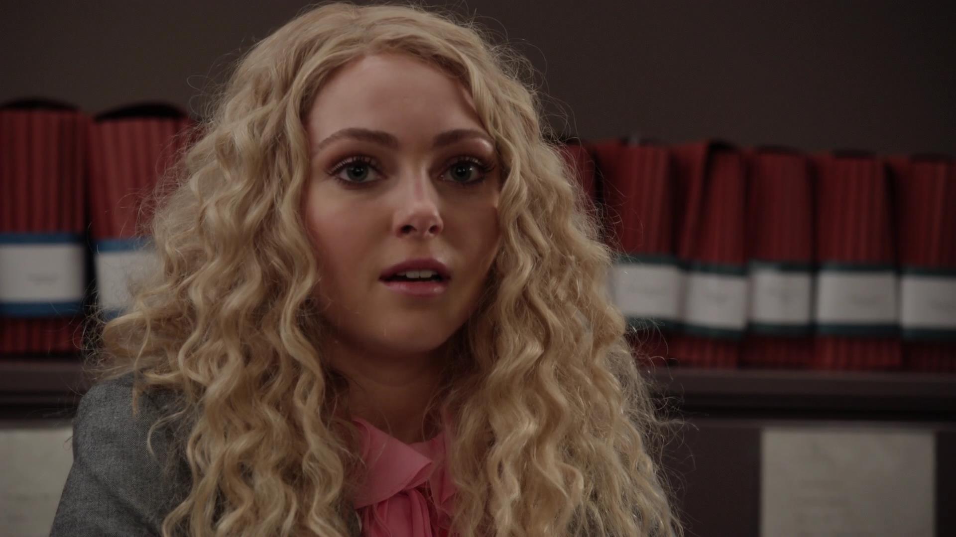 TheCarrieDiaries1x02_AnnaSophiaRobbOnline0557.jpg