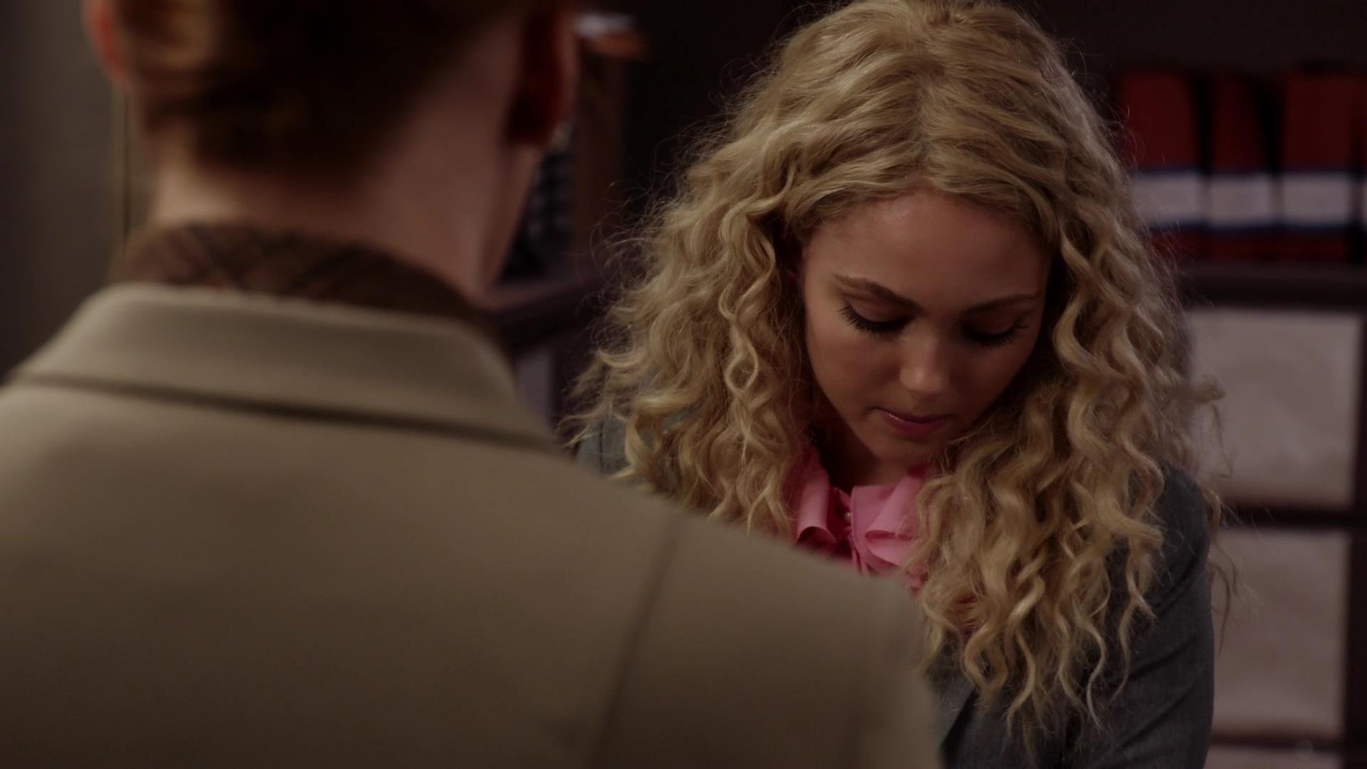 TheCarrieDiaries1x02_AnnaSophiaRobbOnline0657.jpg