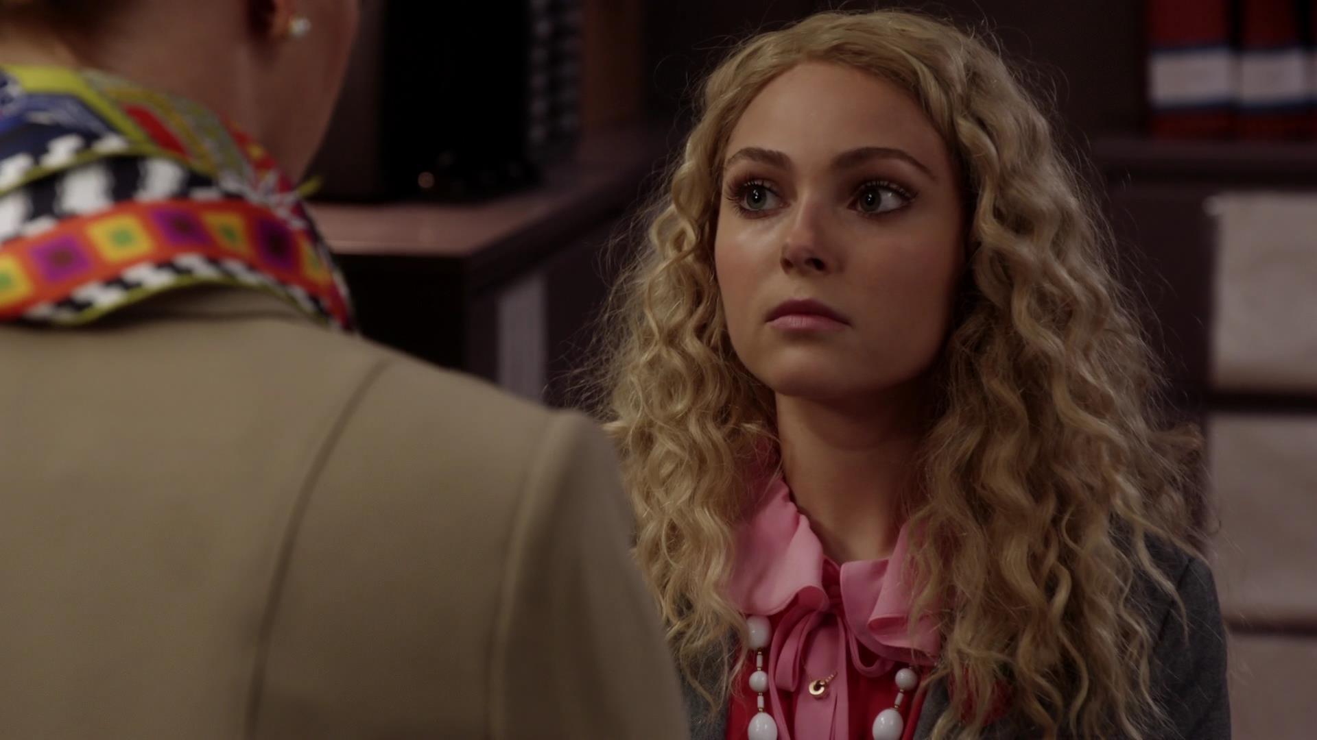 TheCarrieDiaries1x02_AnnaSophiaRobbOnline0703.jpg