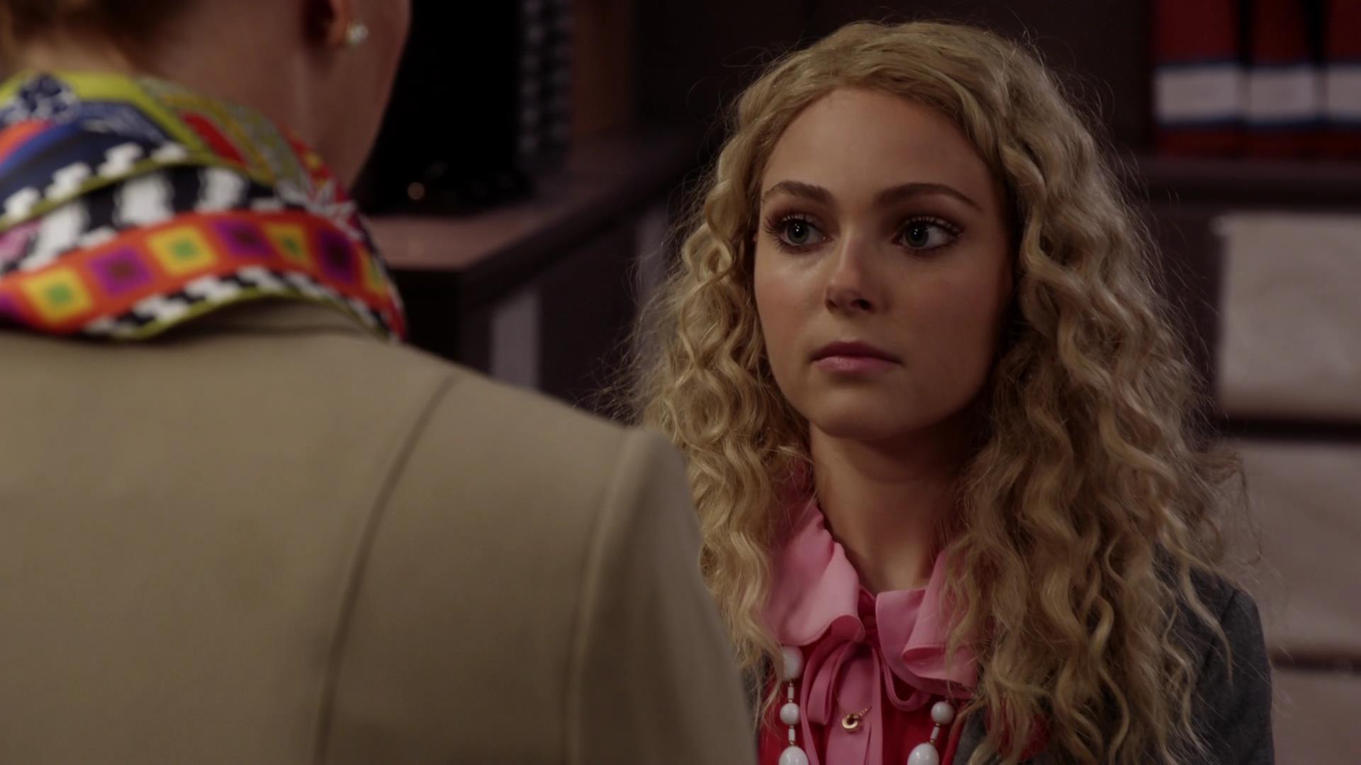 TheCarrieDiaries1x02_AnnaSophiaRobbOnline0704.jpg