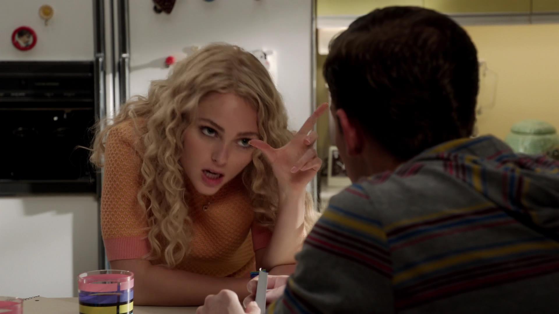 TheCarrieDiaries1x02_AnnaSophiaRobbOnline0727.jpg