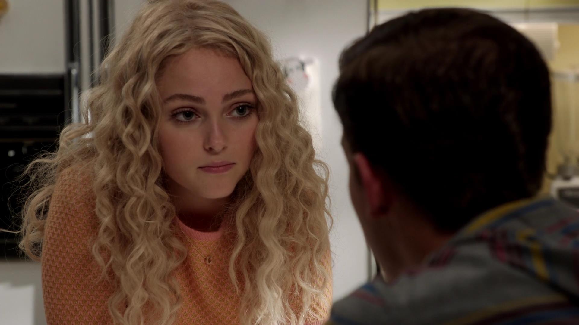 TheCarrieDiaries1x02_AnnaSophiaRobbOnline0741.jpg