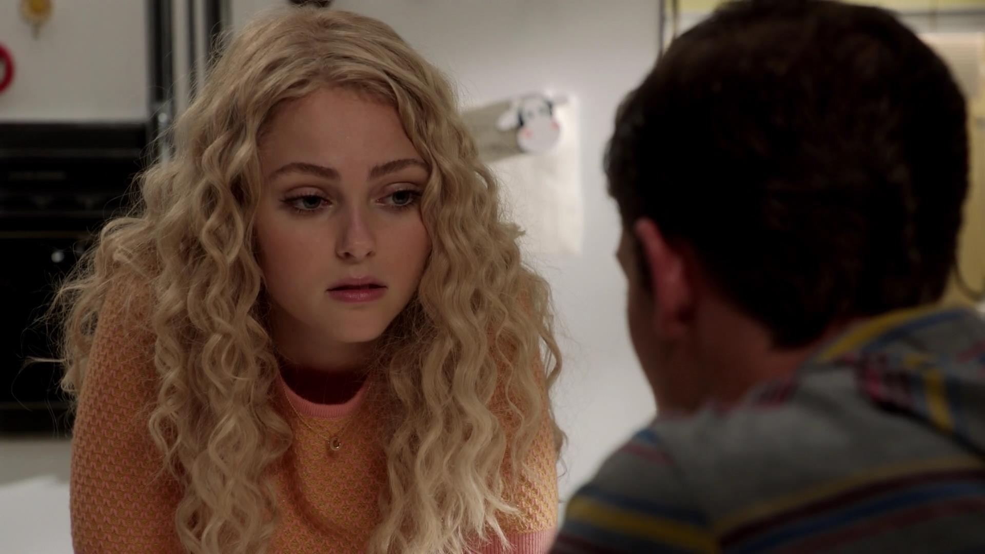 TheCarrieDiaries1x02_AnnaSophiaRobbOnline0745.jpg