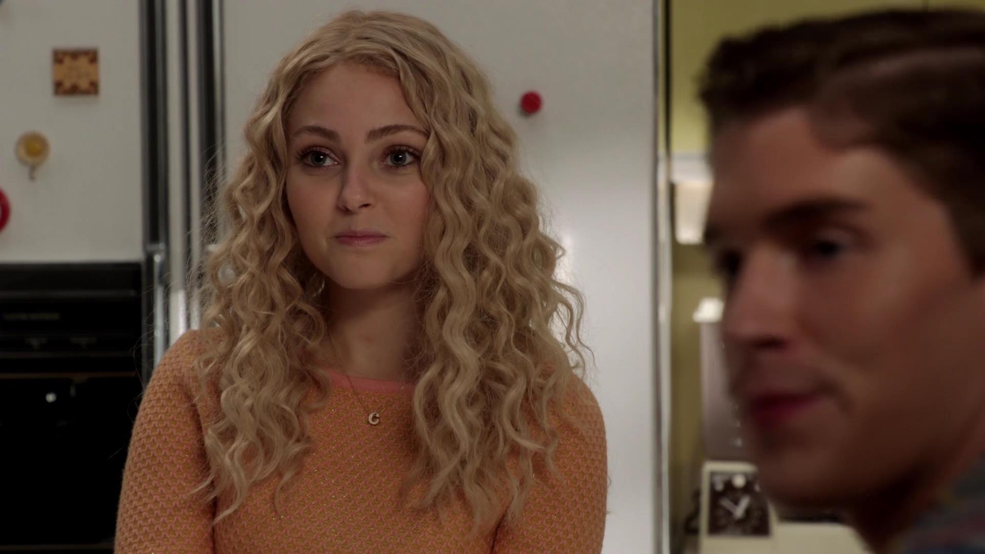 TheCarrieDiaries1x02_AnnaSophiaRobbOnline0749.jpg