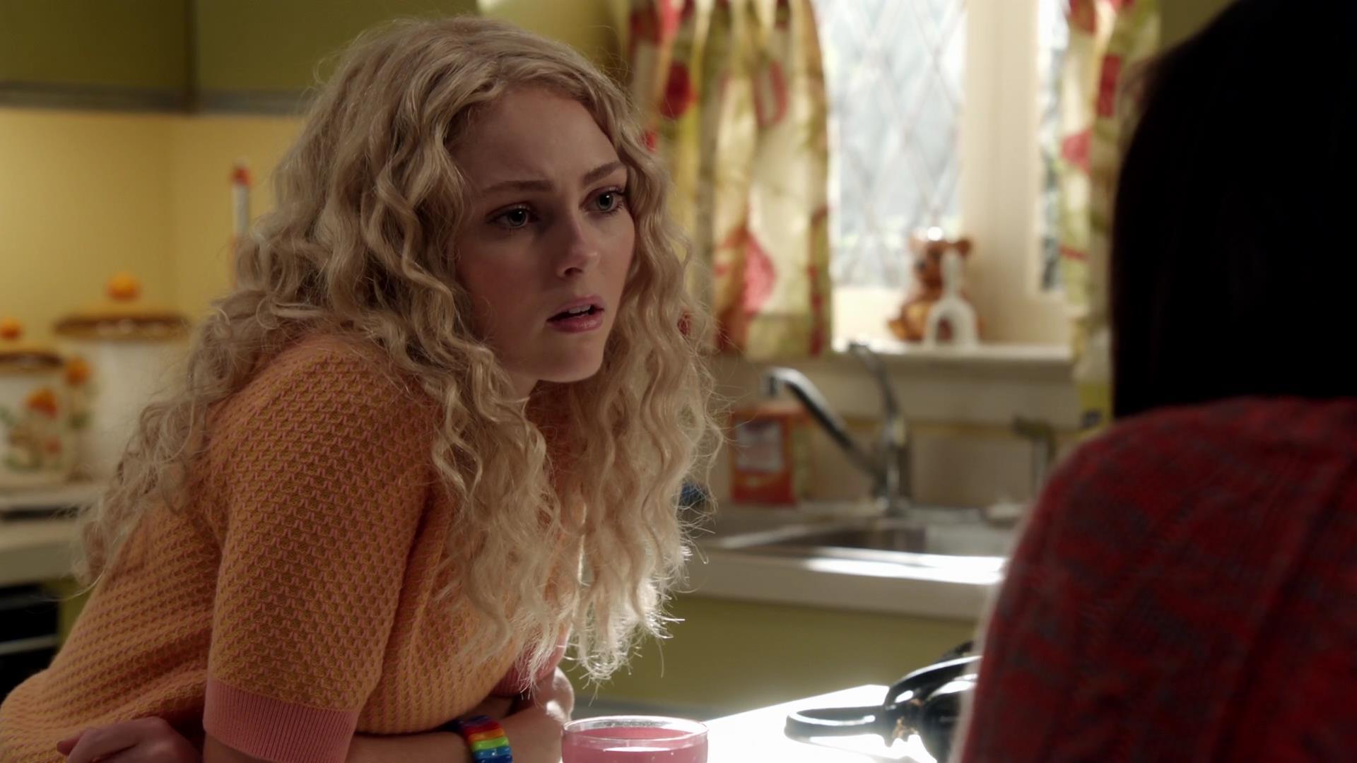 TheCarrieDiaries1x02_AnnaSophiaRobbOnline0757.jpg