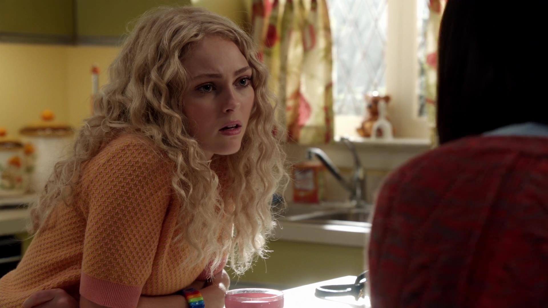 TheCarrieDiaries1x02_AnnaSophiaRobbOnline0758.jpg