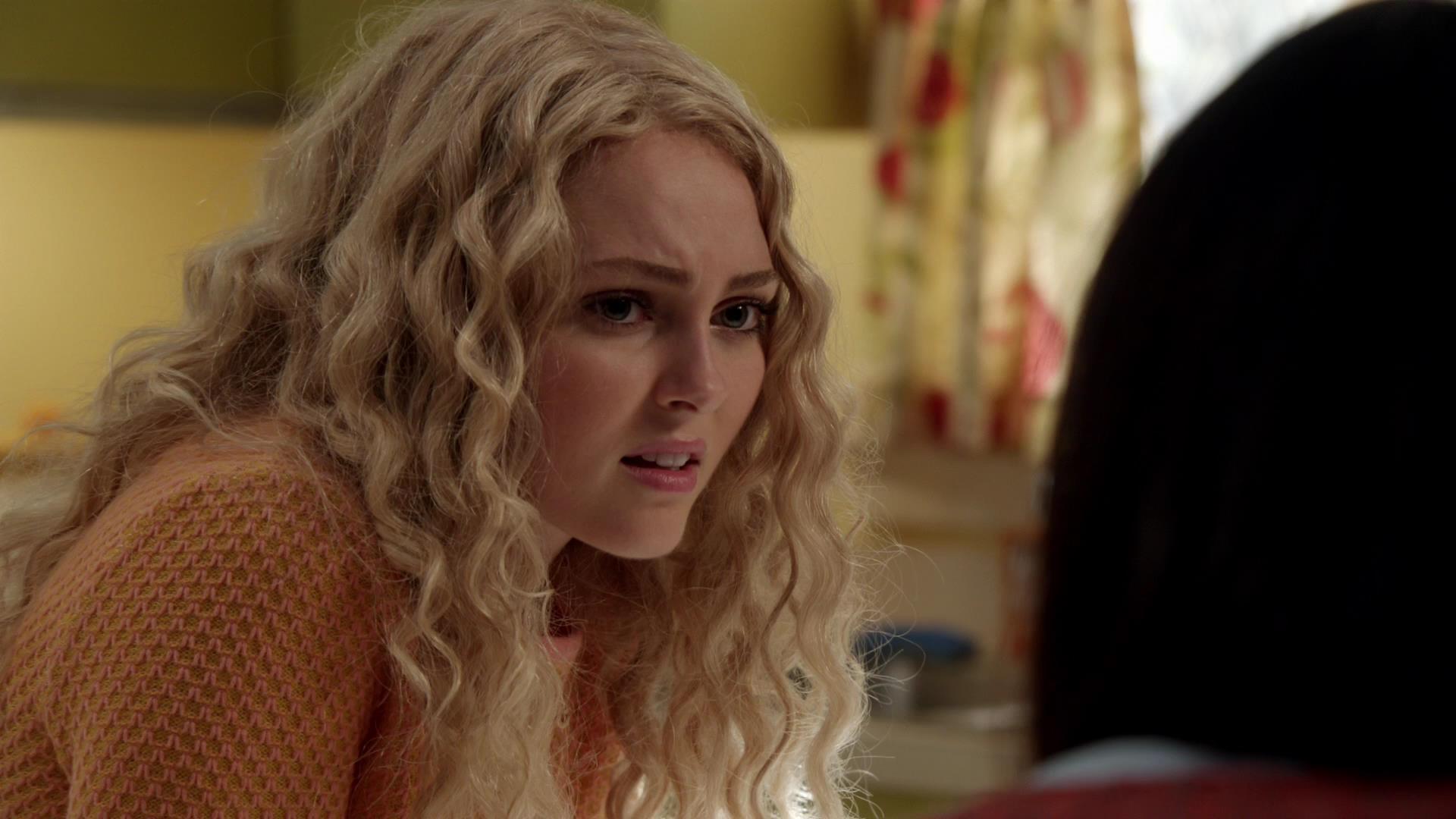 TheCarrieDiaries1x02_AnnaSophiaRobbOnline0767.jpg