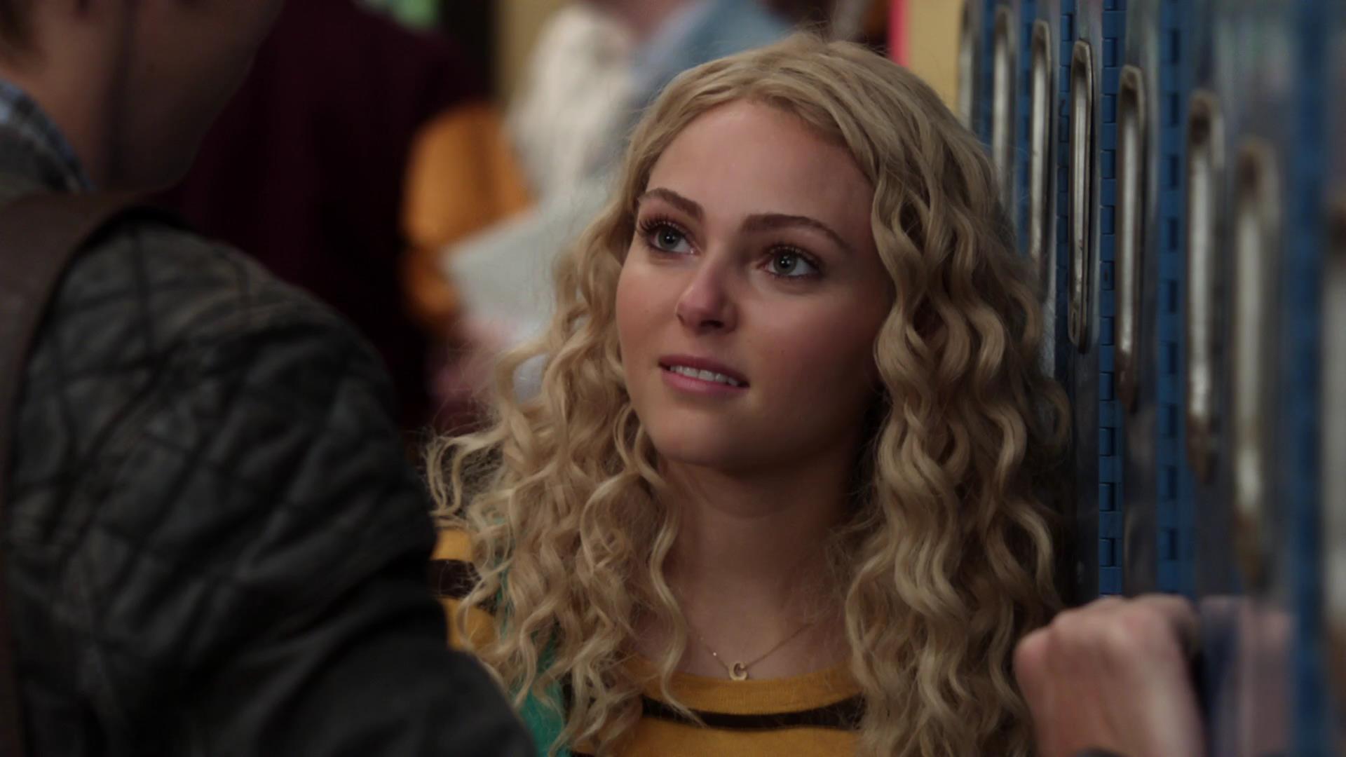 TheCarrieDiaries1x02_AnnaSophiaRobbOnline0780.jpg