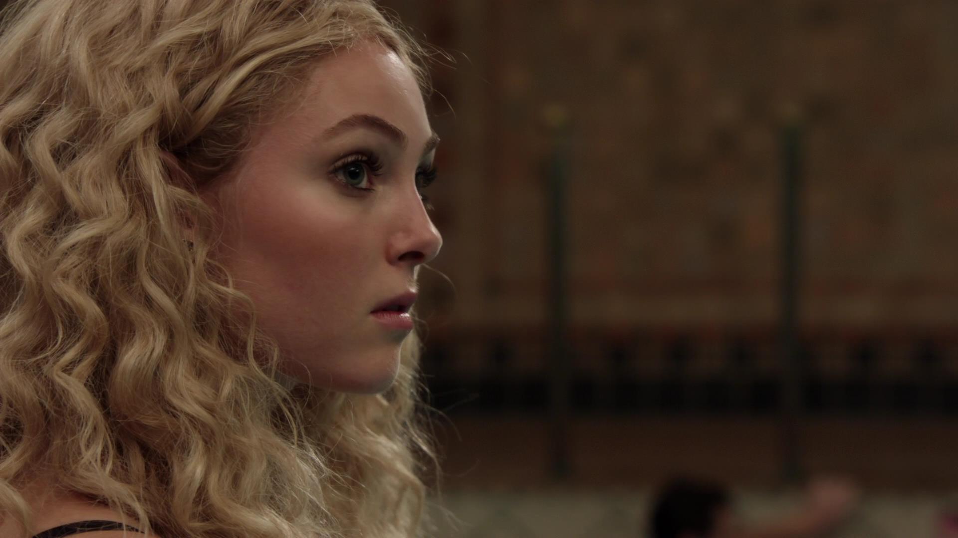 TheCarrieDiaries1x02_AnnaSophiaRobbOnline0815.jpg