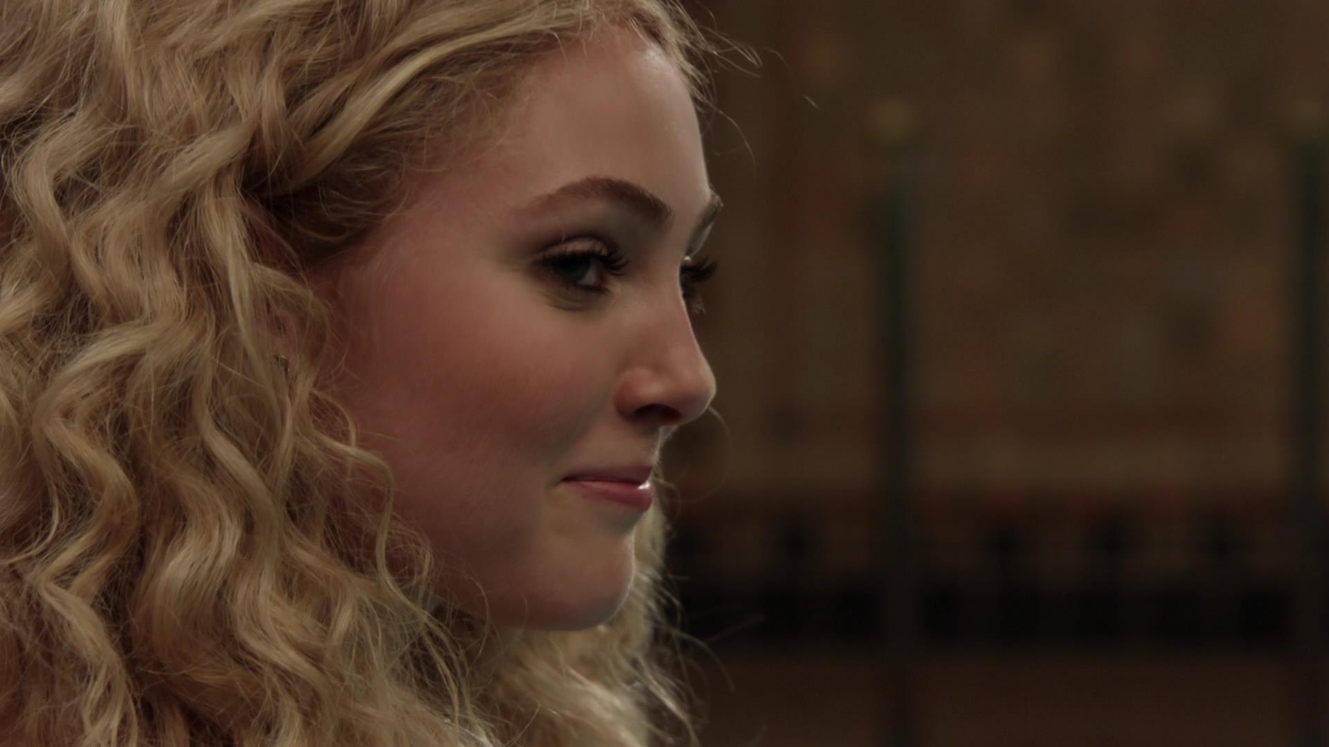 TheCarrieDiaries1x02_AnnaSophiaRobbOnline0817.jpg