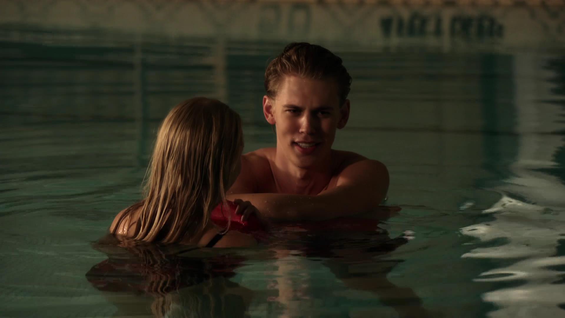 TheCarrieDiaries1x02_AnnaSophiaRobbOnline0827.jpg