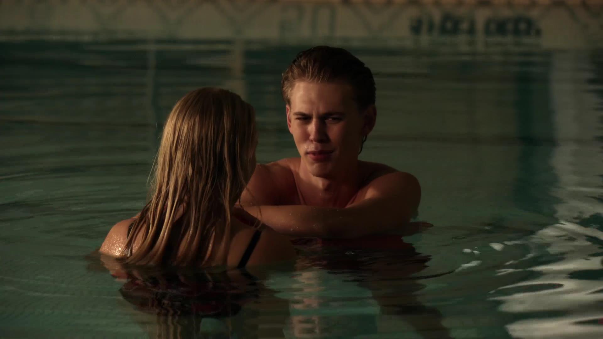 TheCarrieDiaries1x02_AnnaSophiaRobbOnline0829.jpg