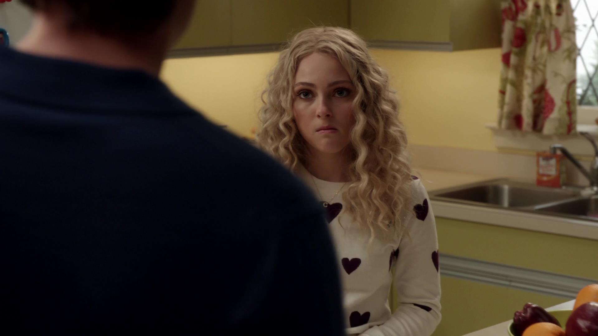 TheCarrieDiaries1x02_AnnaSophiaRobbOnline0928.jpg