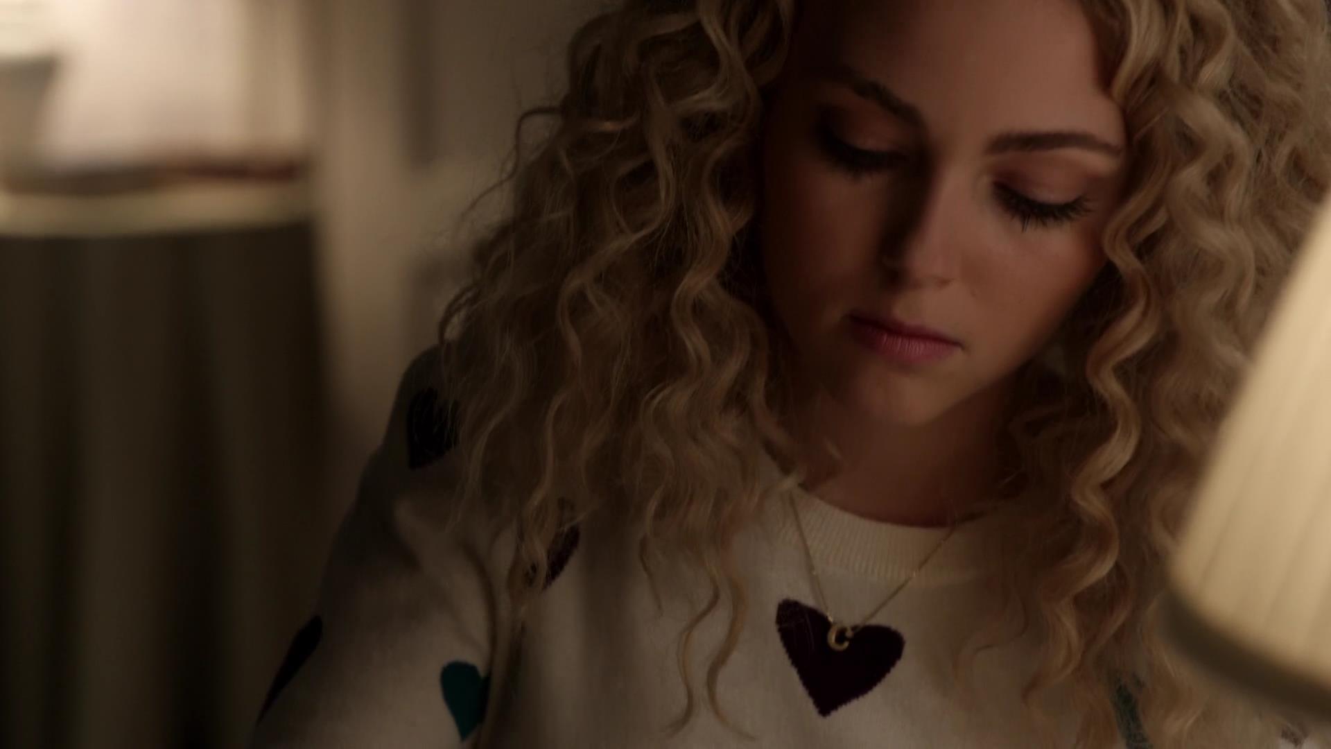TheCarrieDiaries1x02_AnnaSophiaRobbOnline1002.jpg