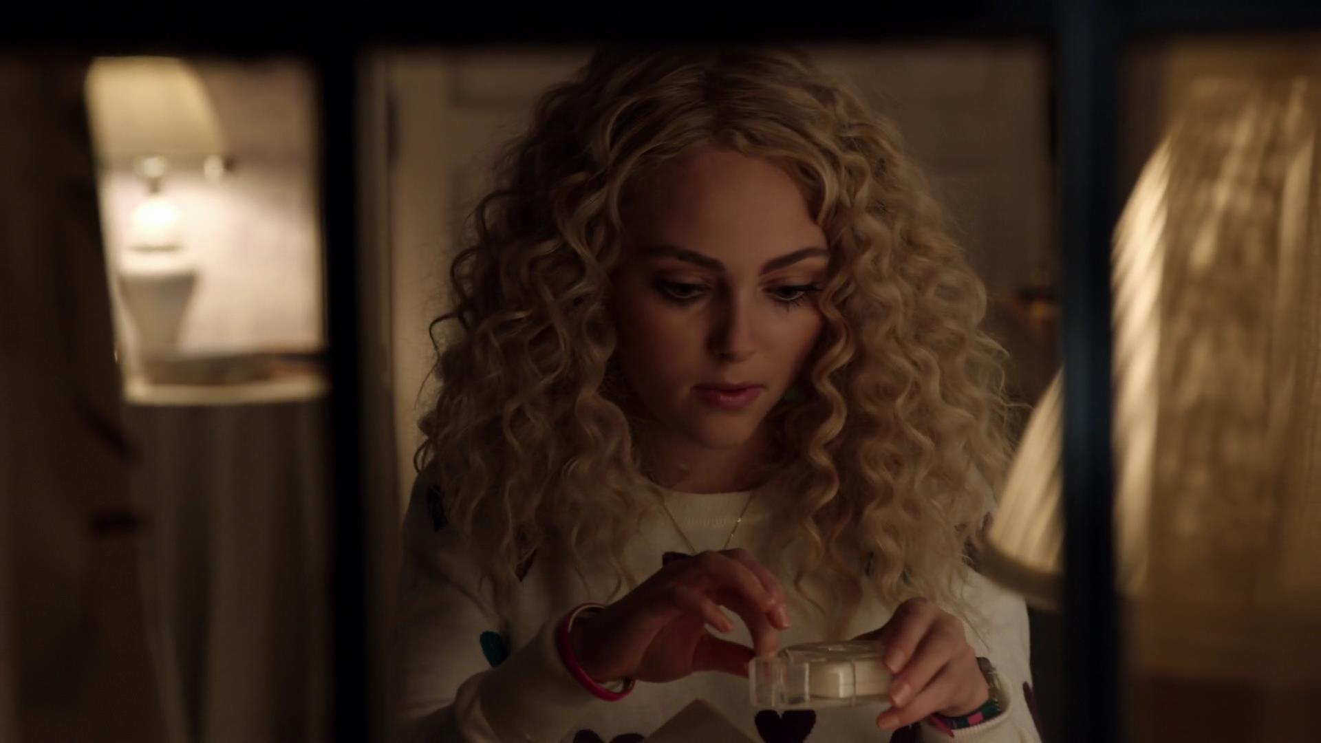 TheCarrieDiaries1x02_AnnaSophiaRobbOnline1005.jpg