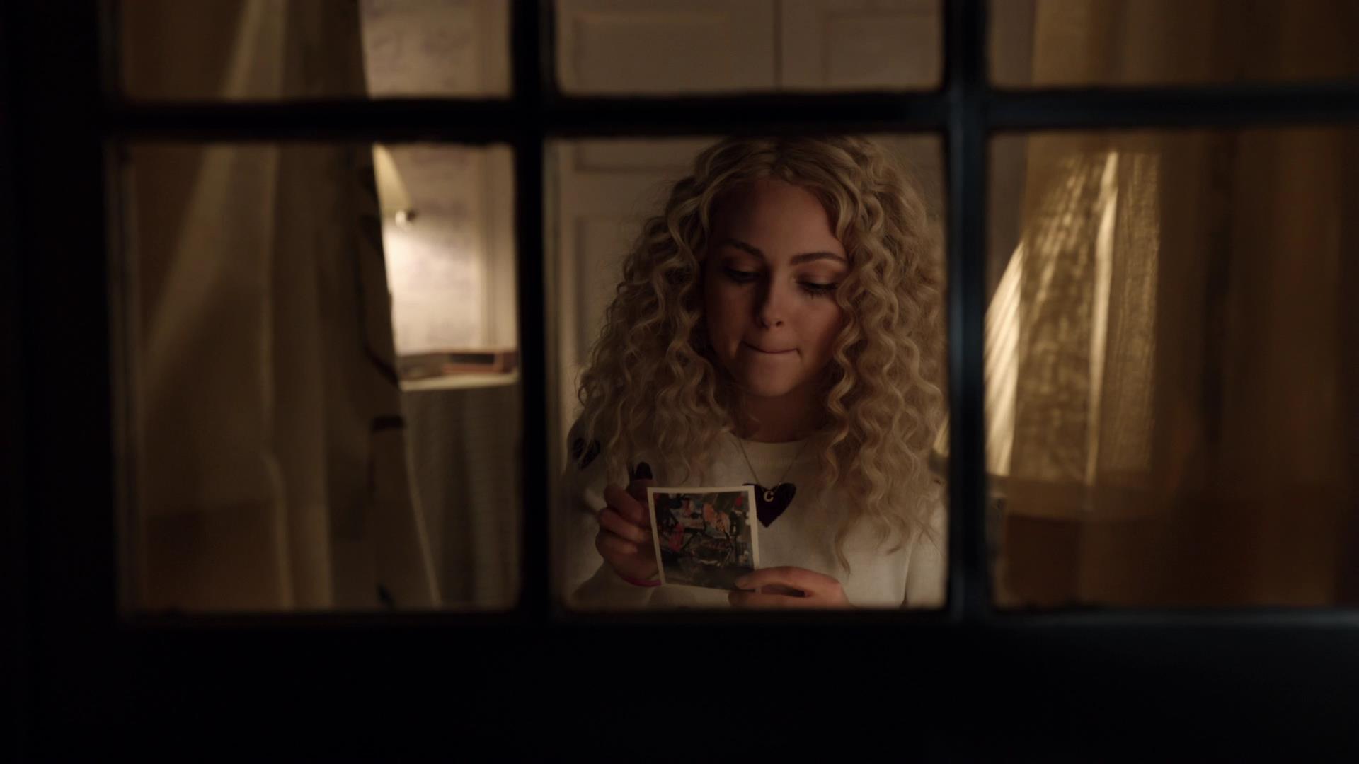 TheCarrieDiaries1x02_AnnaSophiaRobbOnline1007.jpg TheCarrieDiaries1x02_AnnaSophiaRobbOnline1007.jpg