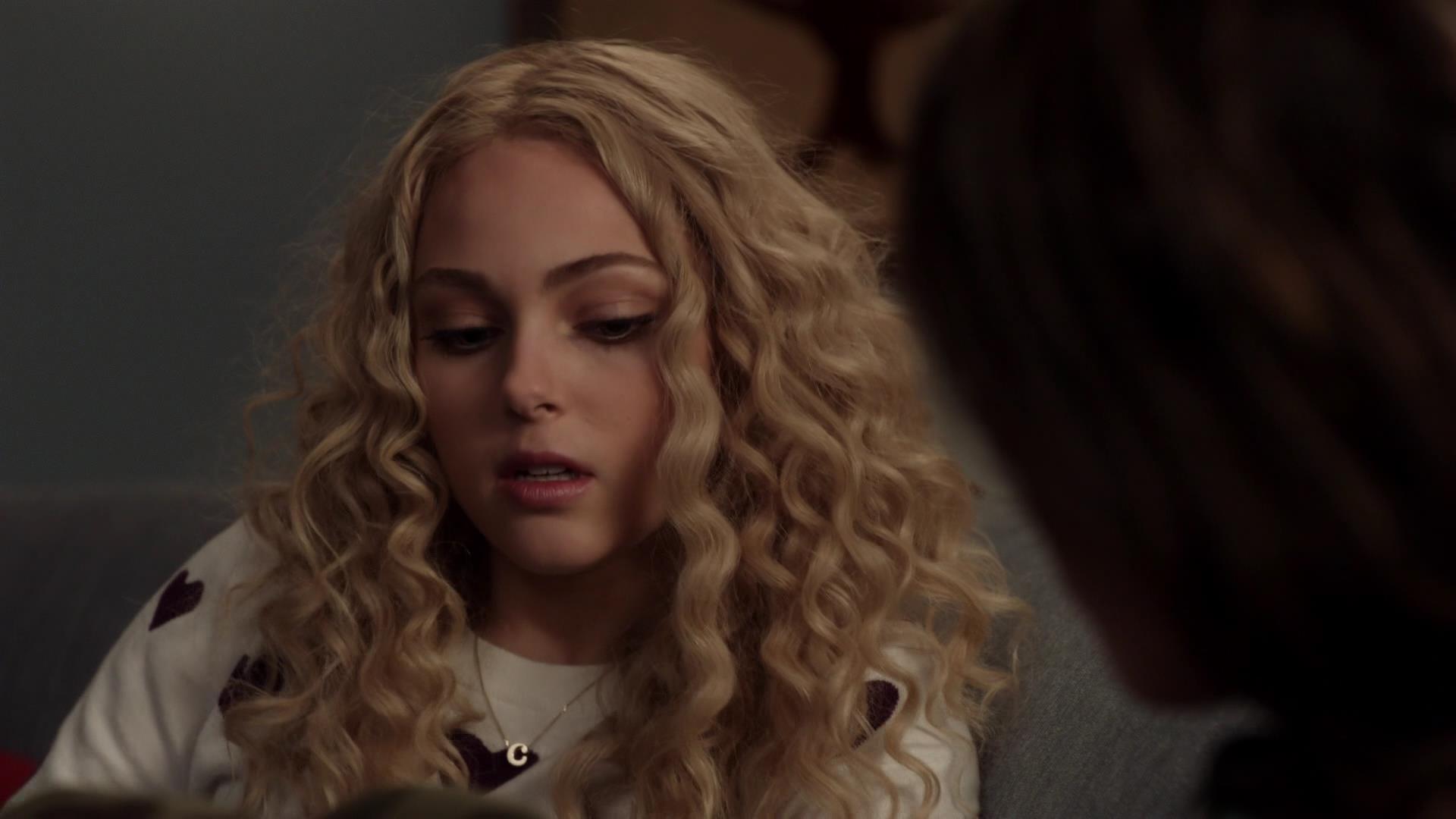 TheCarrieDiaries1x02_AnnaSophiaRobbOnline1028.jpg