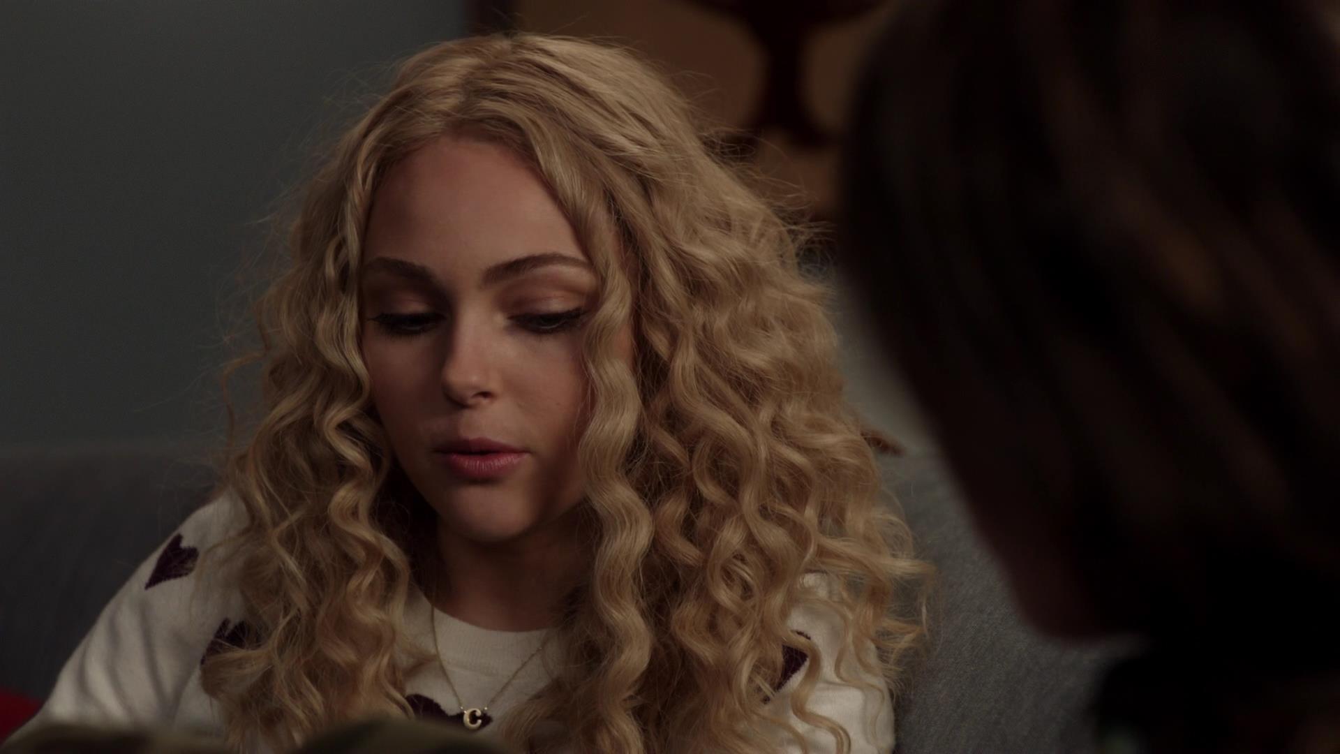 TheCarrieDiaries1x02_AnnaSophiaRobbOnline1029.jpg