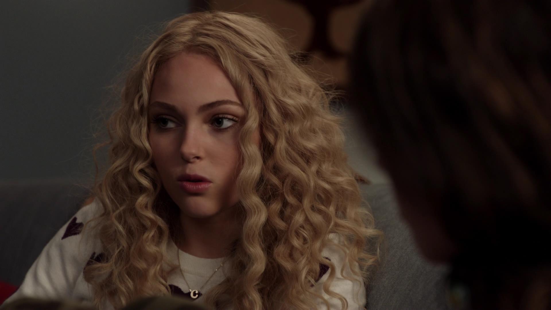 TheCarrieDiaries1x02_AnnaSophiaRobbOnline1031.jpg