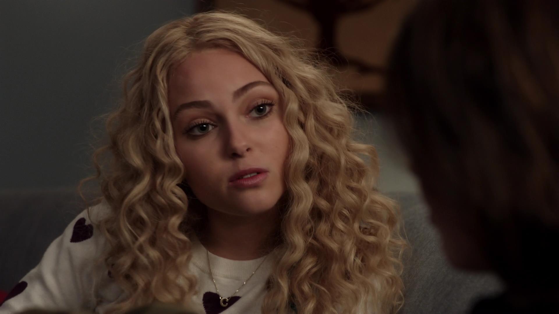 TheCarrieDiaries1x02_AnnaSophiaRobbOnline1035.jpg