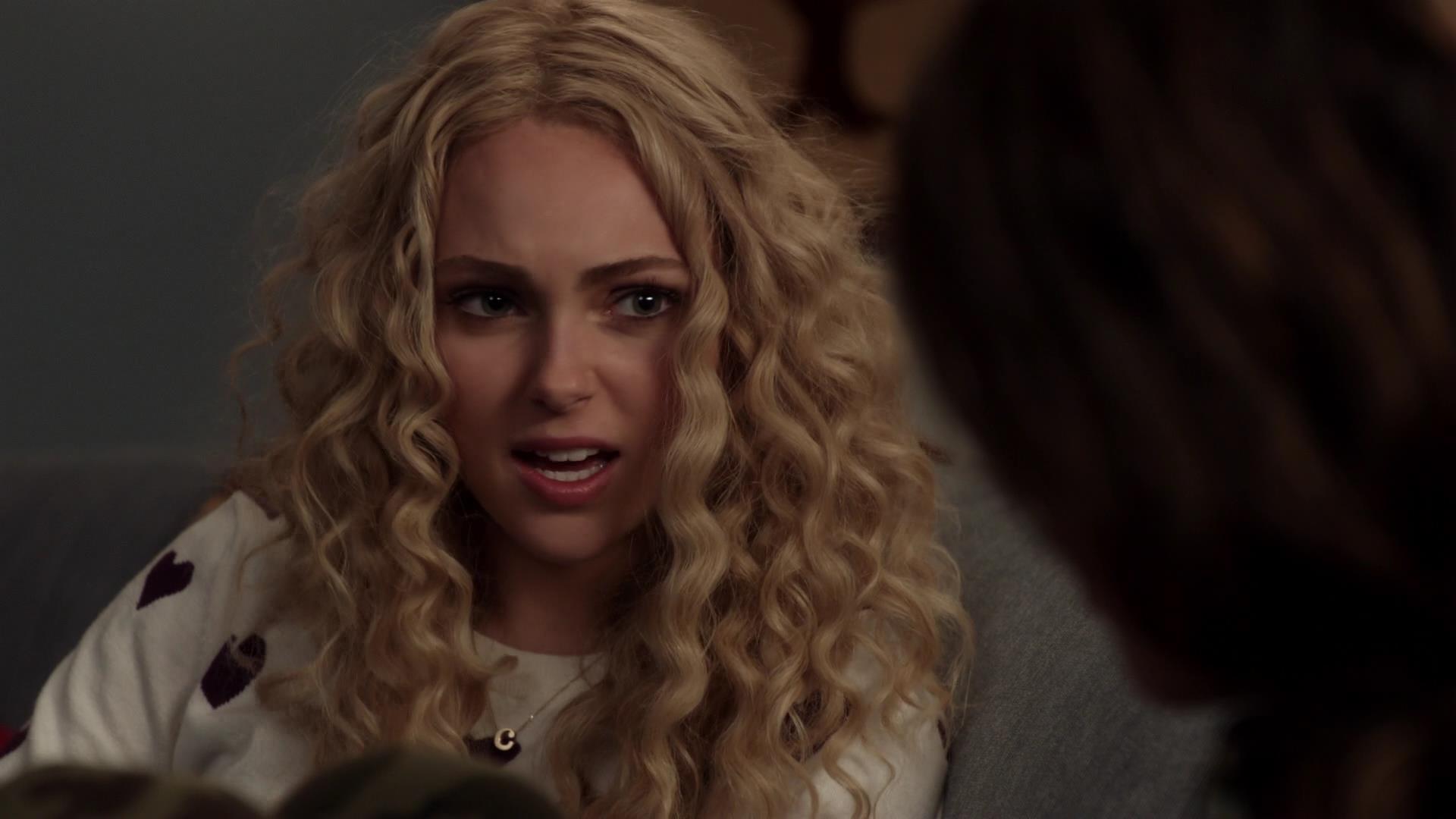 TheCarrieDiaries1x02_AnnaSophiaRobbOnline1044.jpg