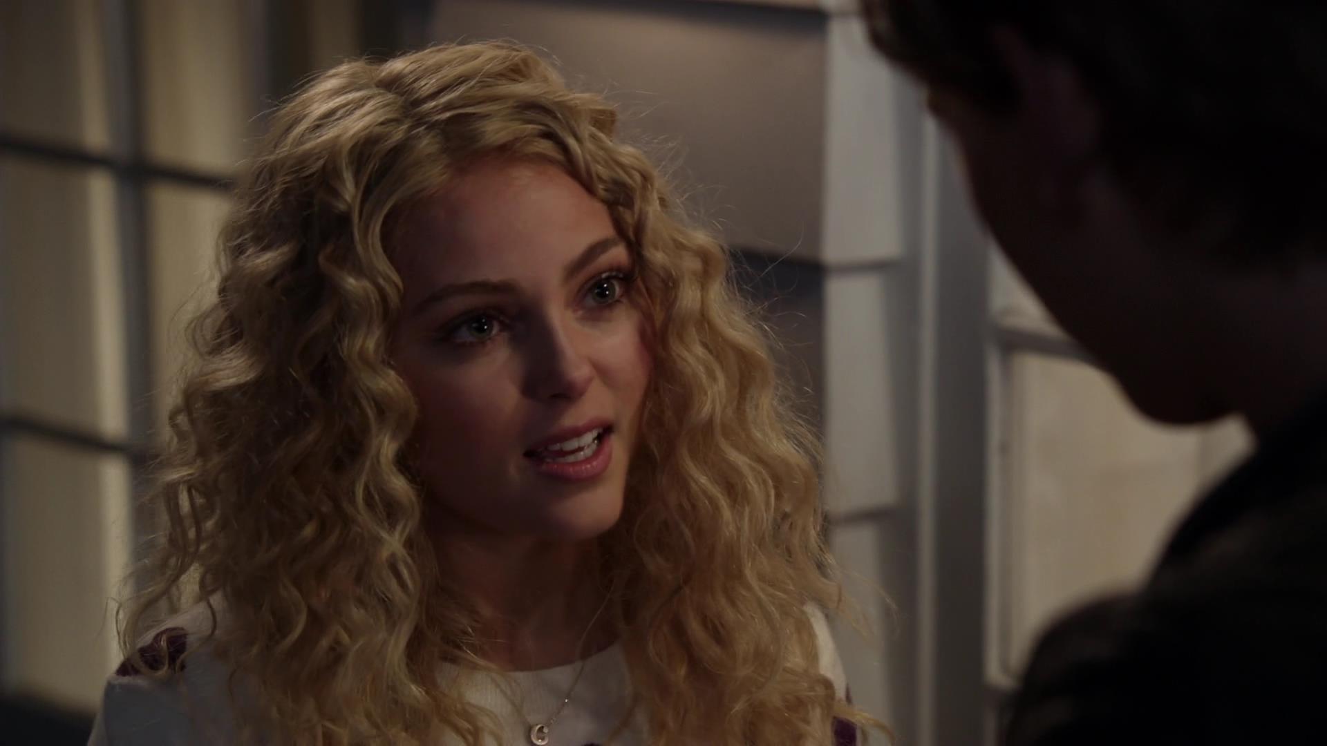 TheCarrieDiaries1x02_AnnaSophiaRobbOnline1071.jpg