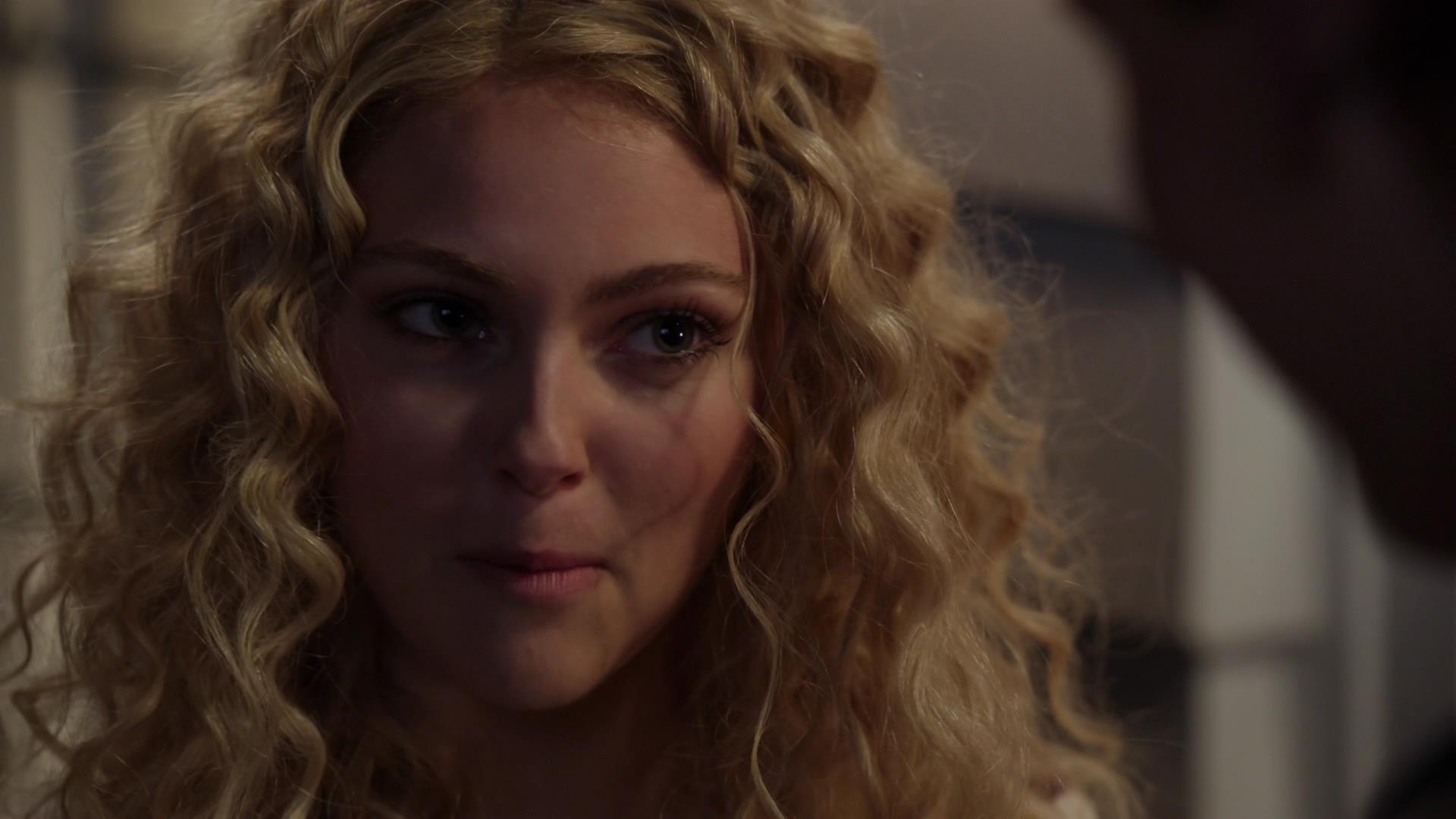 TheCarrieDiaries1x02_AnnaSophiaRobbOnline1075.jpg