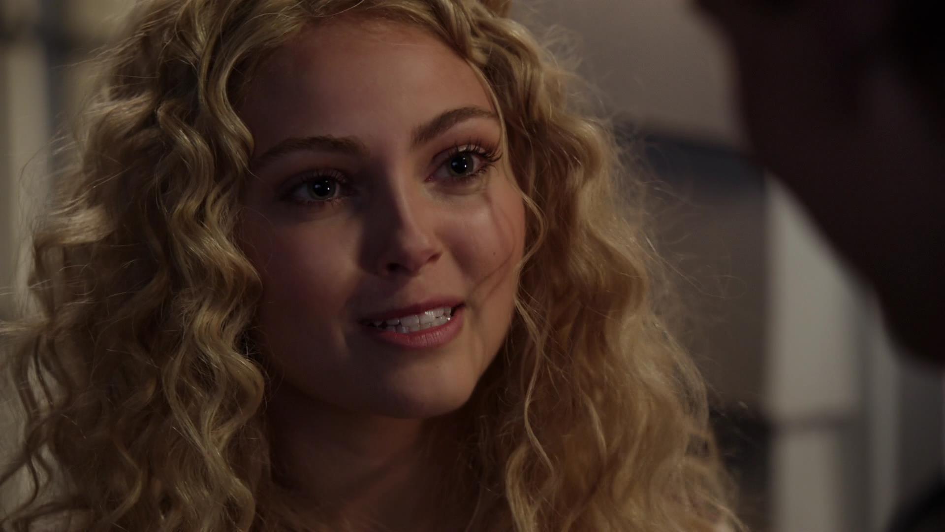 TheCarrieDiaries1x02_AnnaSophiaRobbOnline1076.jpg