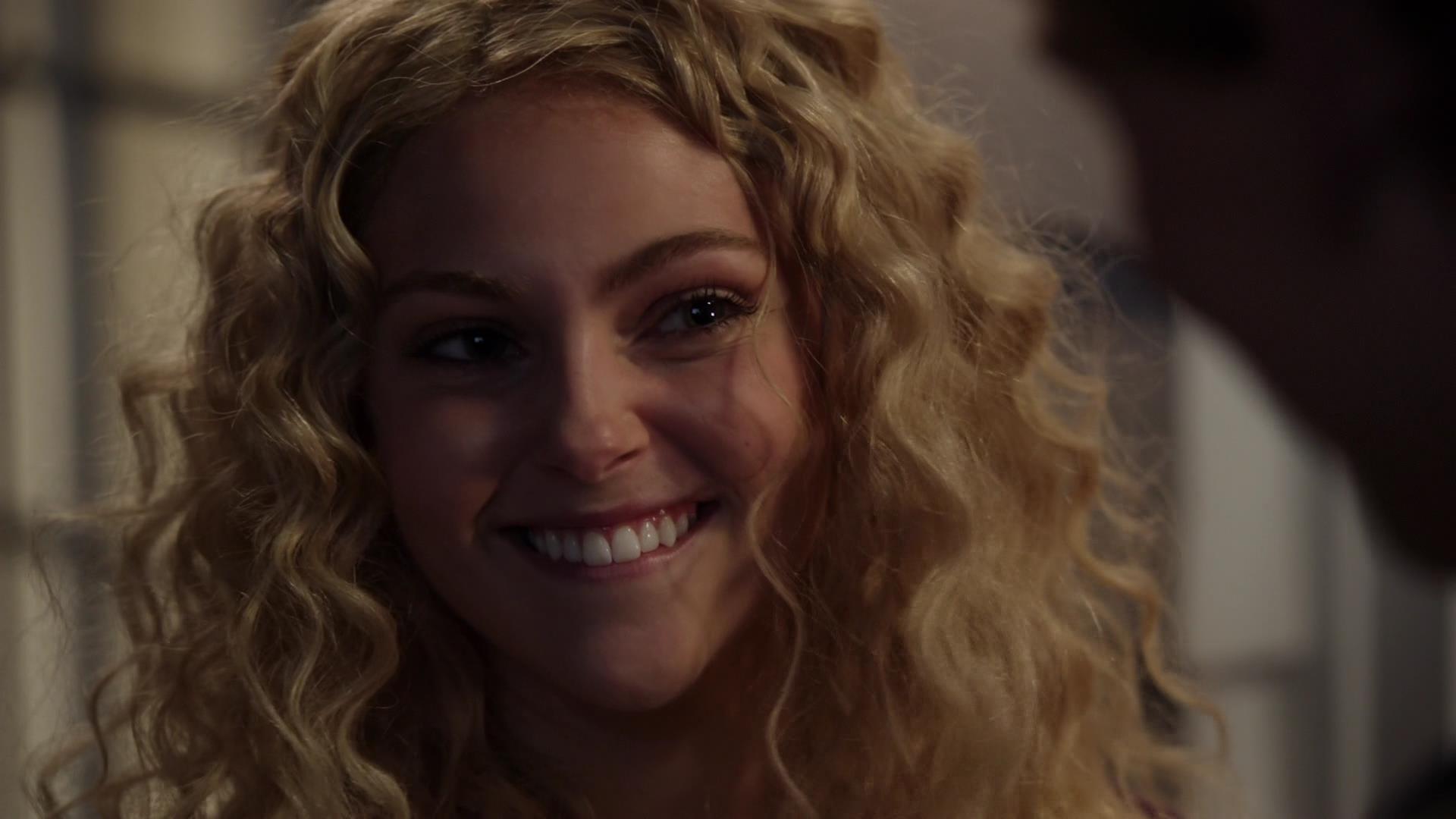 TheCarrieDiaries1x02_AnnaSophiaRobbOnline1078.jpg