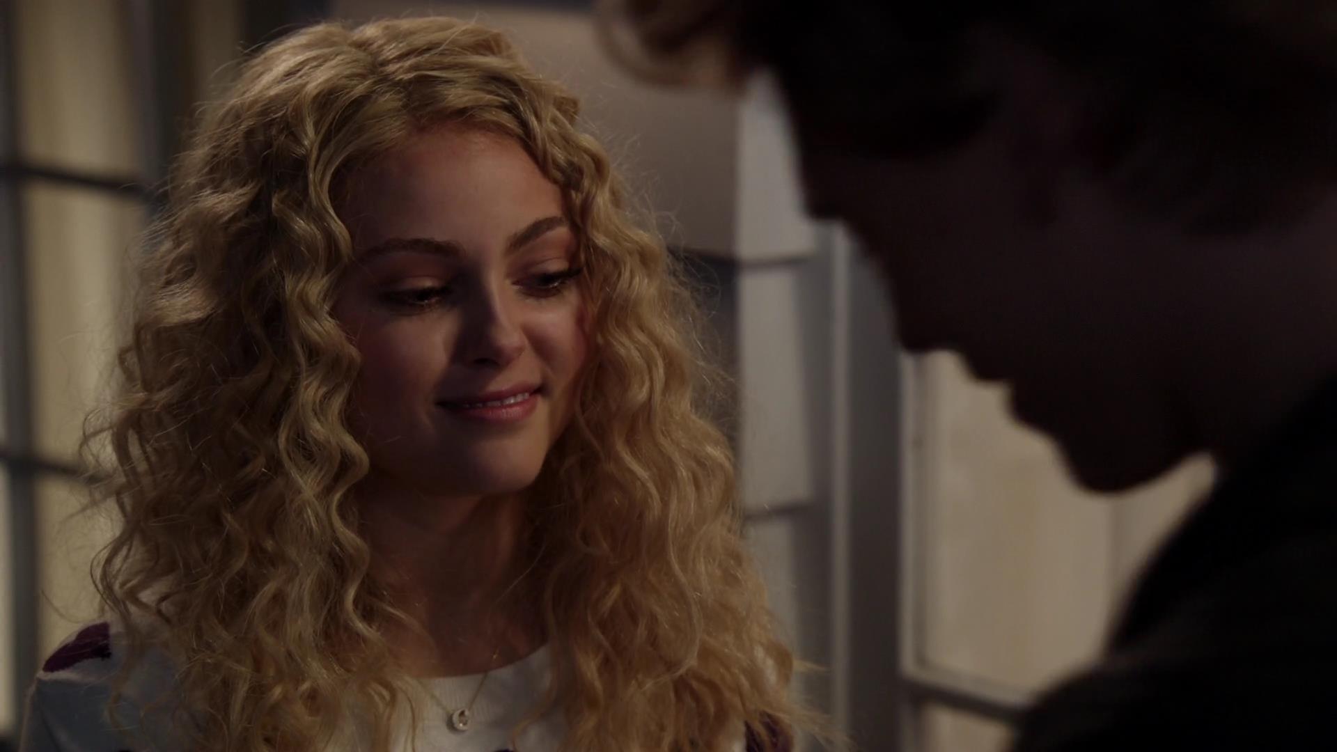 TheCarrieDiaries1x02_AnnaSophiaRobbOnline1082.jpg