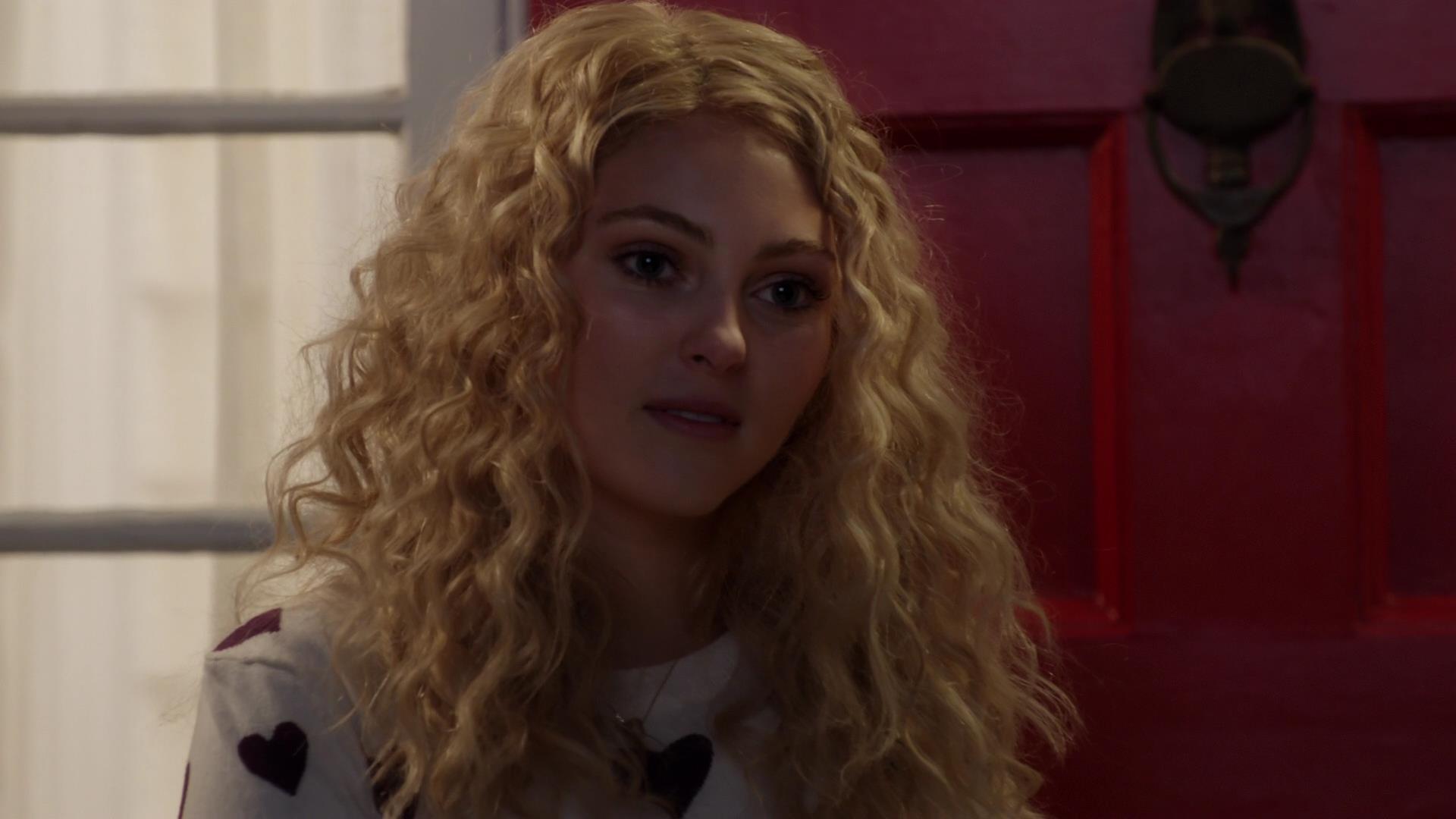 TheCarrieDiaries1x02_AnnaSophiaRobbOnline1085.jpg