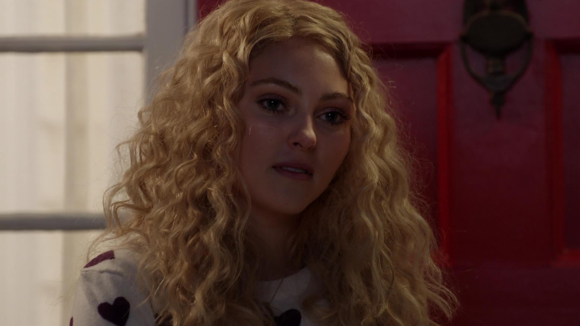 TheCarrieDiaries1x02_AnnaSophiaRobbOnline1086.jpg