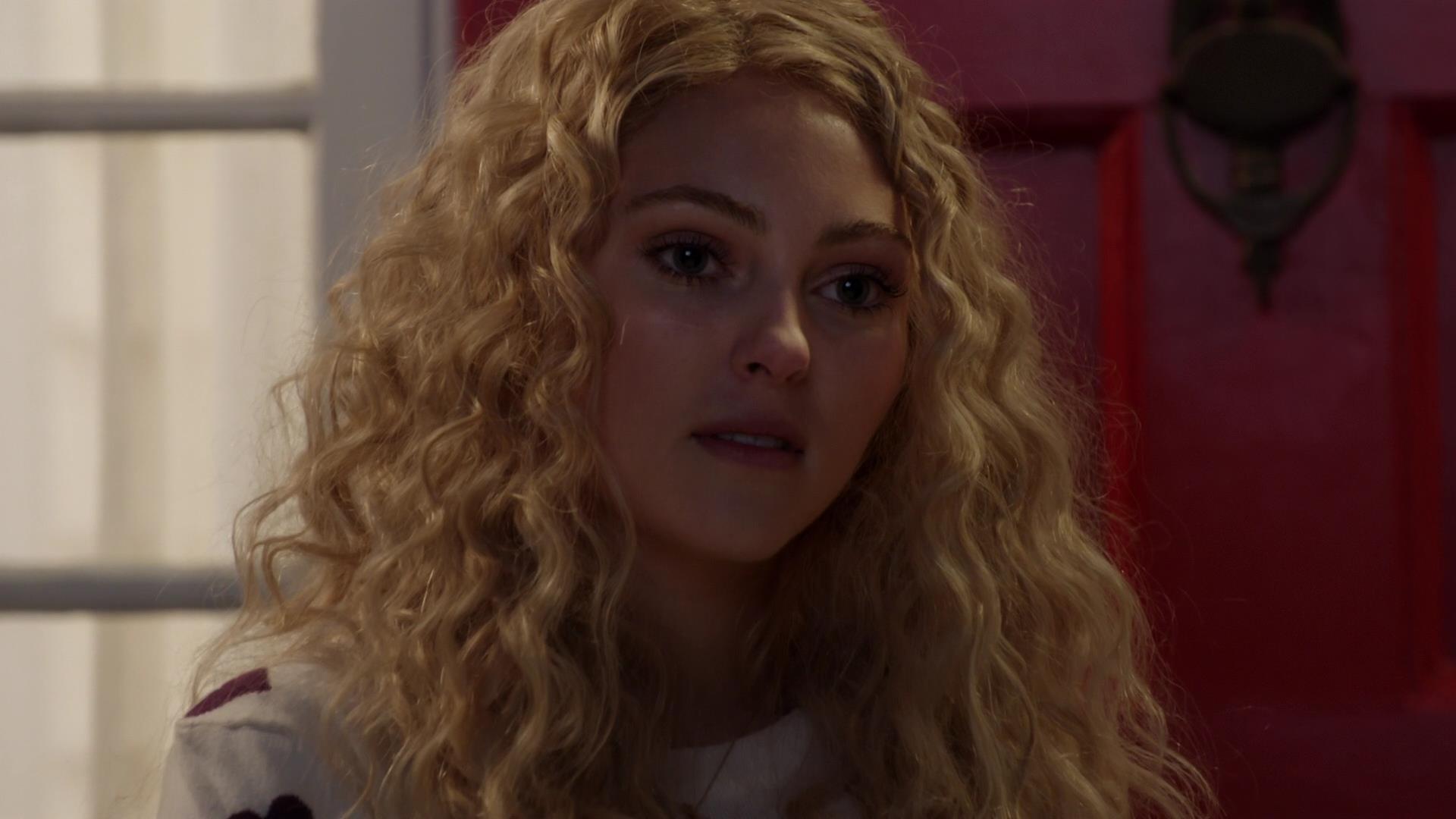 TheCarrieDiaries1x02_AnnaSophiaRobbOnline1087.jpg