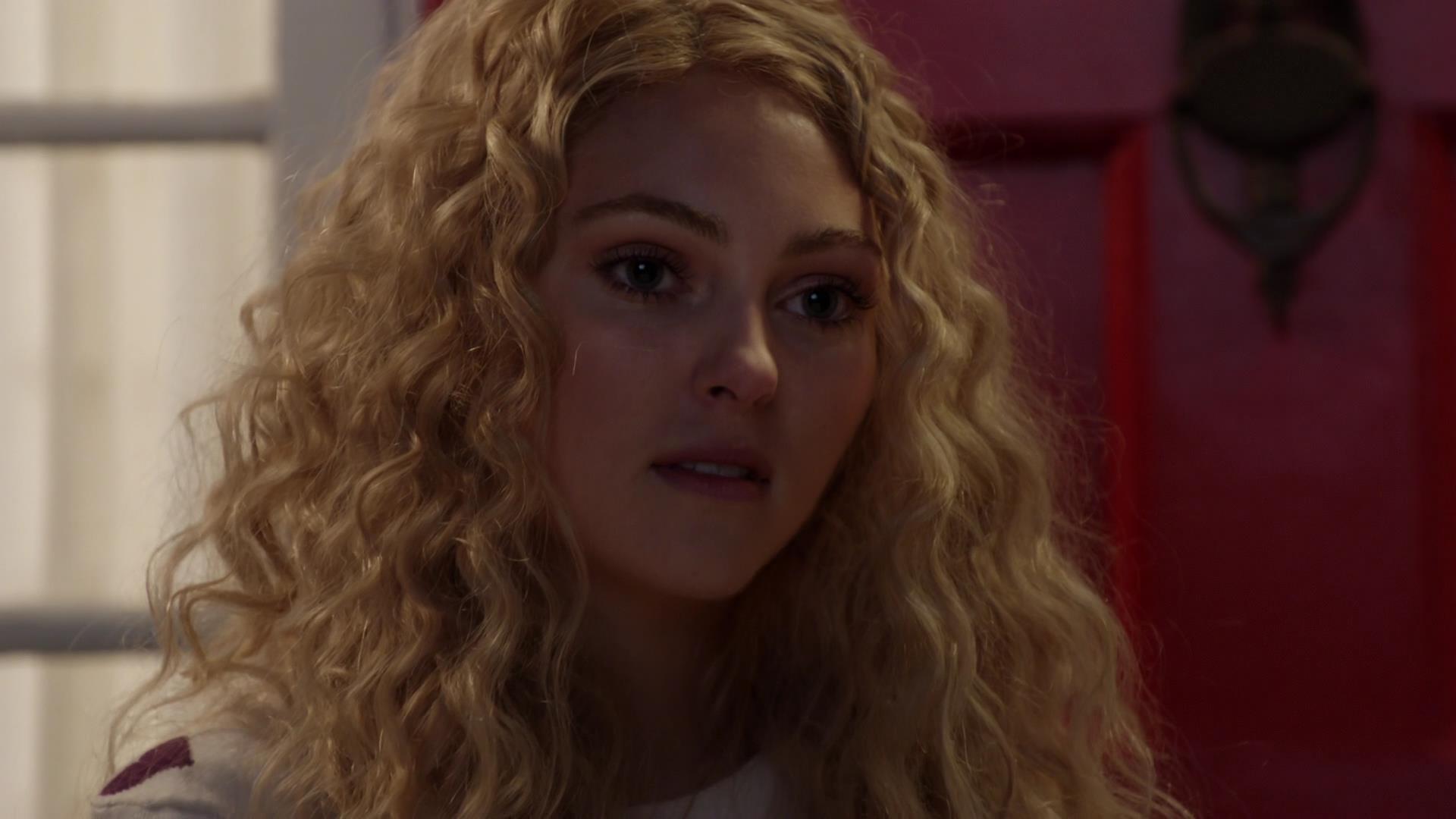 TheCarrieDiaries1x02_AnnaSophiaRobbOnline1088.jpg