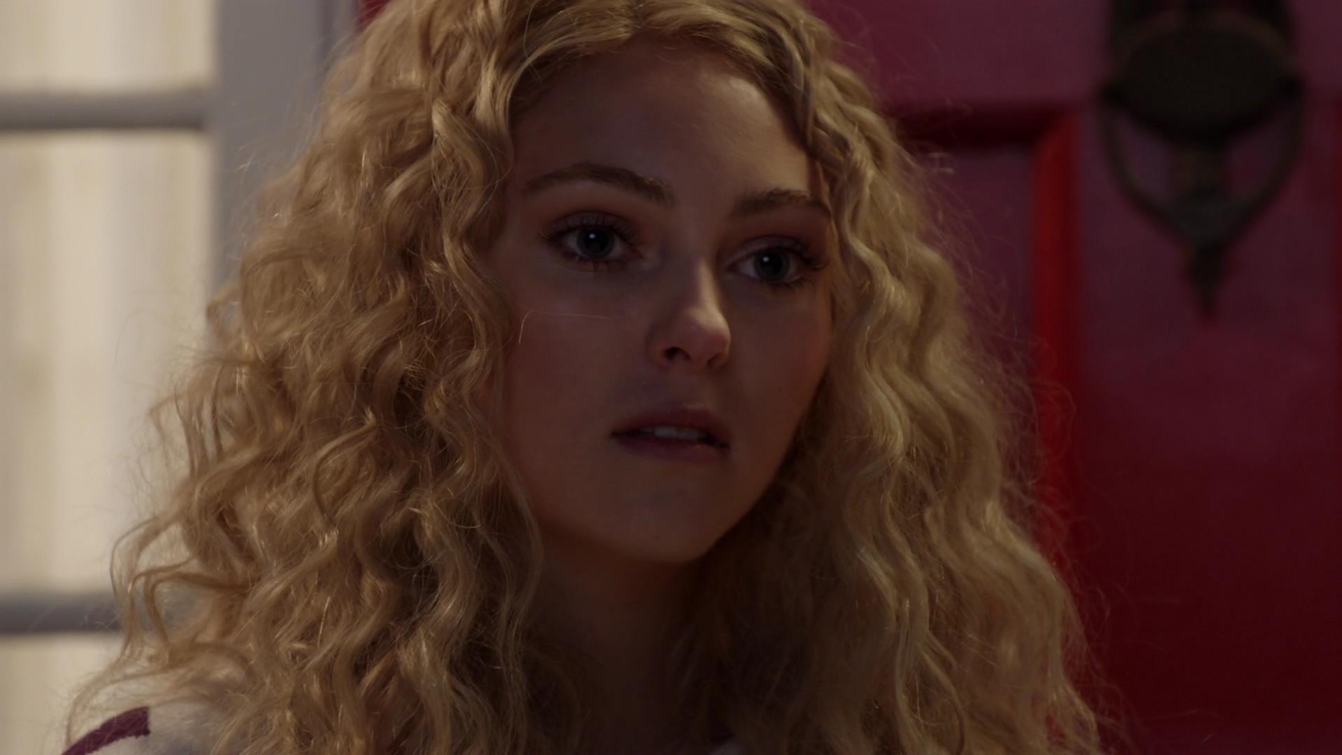 TheCarrieDiaries1x02_AnnaSophiaRobbOnline1091.jpg