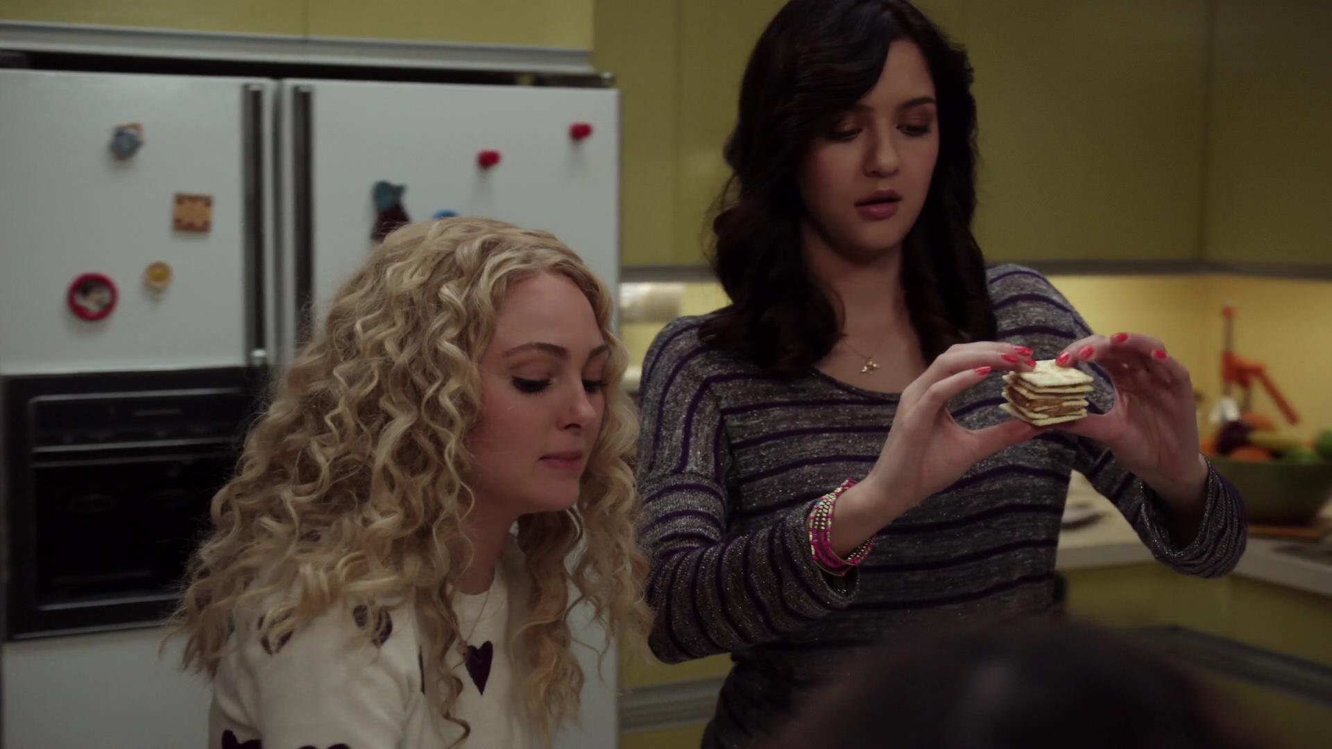 TheCarrieDiaries1x02_AnnaSophiaRobbOnline1154.jpg