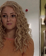 TheCarrieDiaries1x02_AnnaSophiaRobbOnline0750.jpg