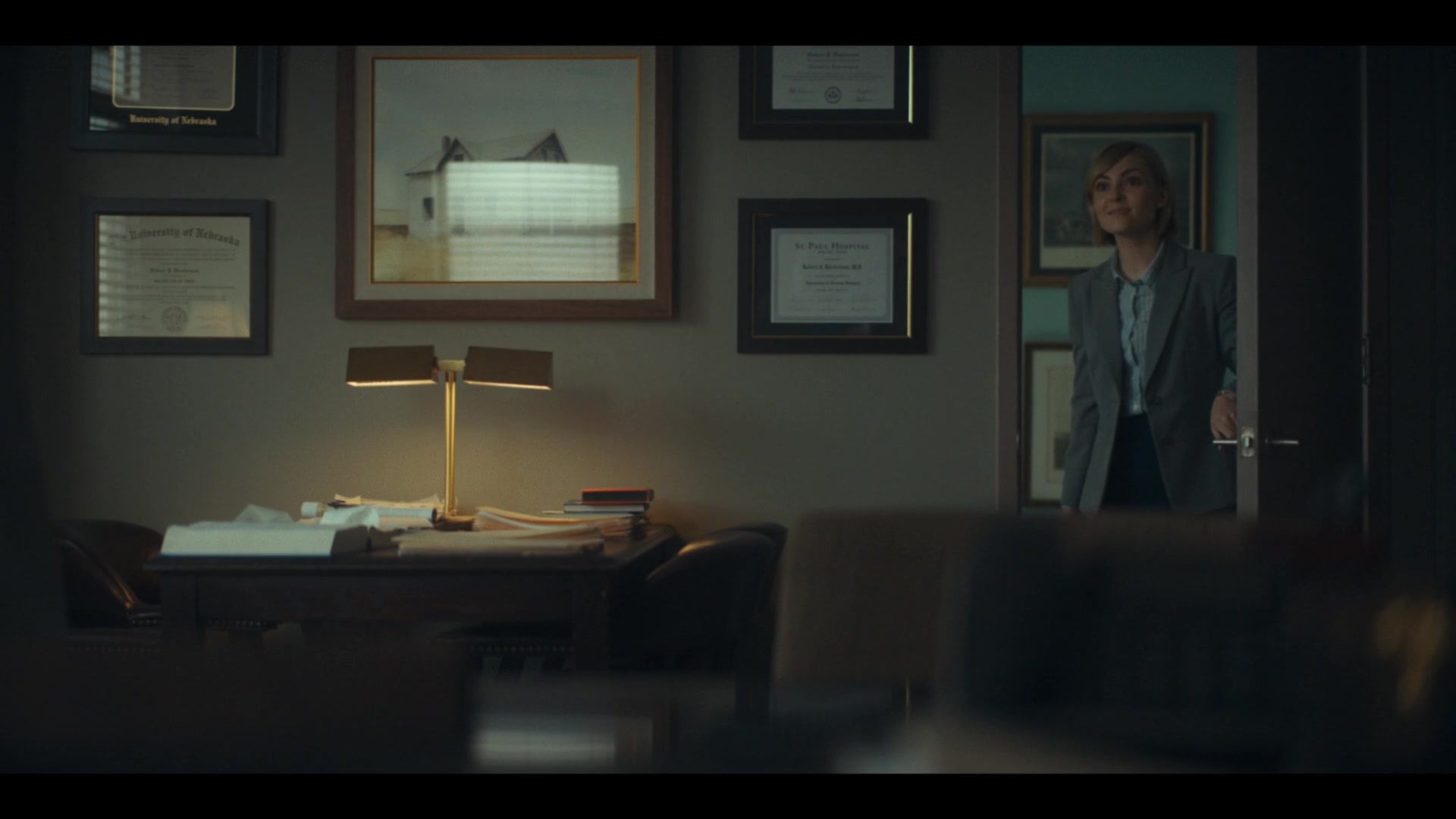 Dr_Death_S01E05_The_and_in_the_Bed_1080p_ASRO_001192.jpg