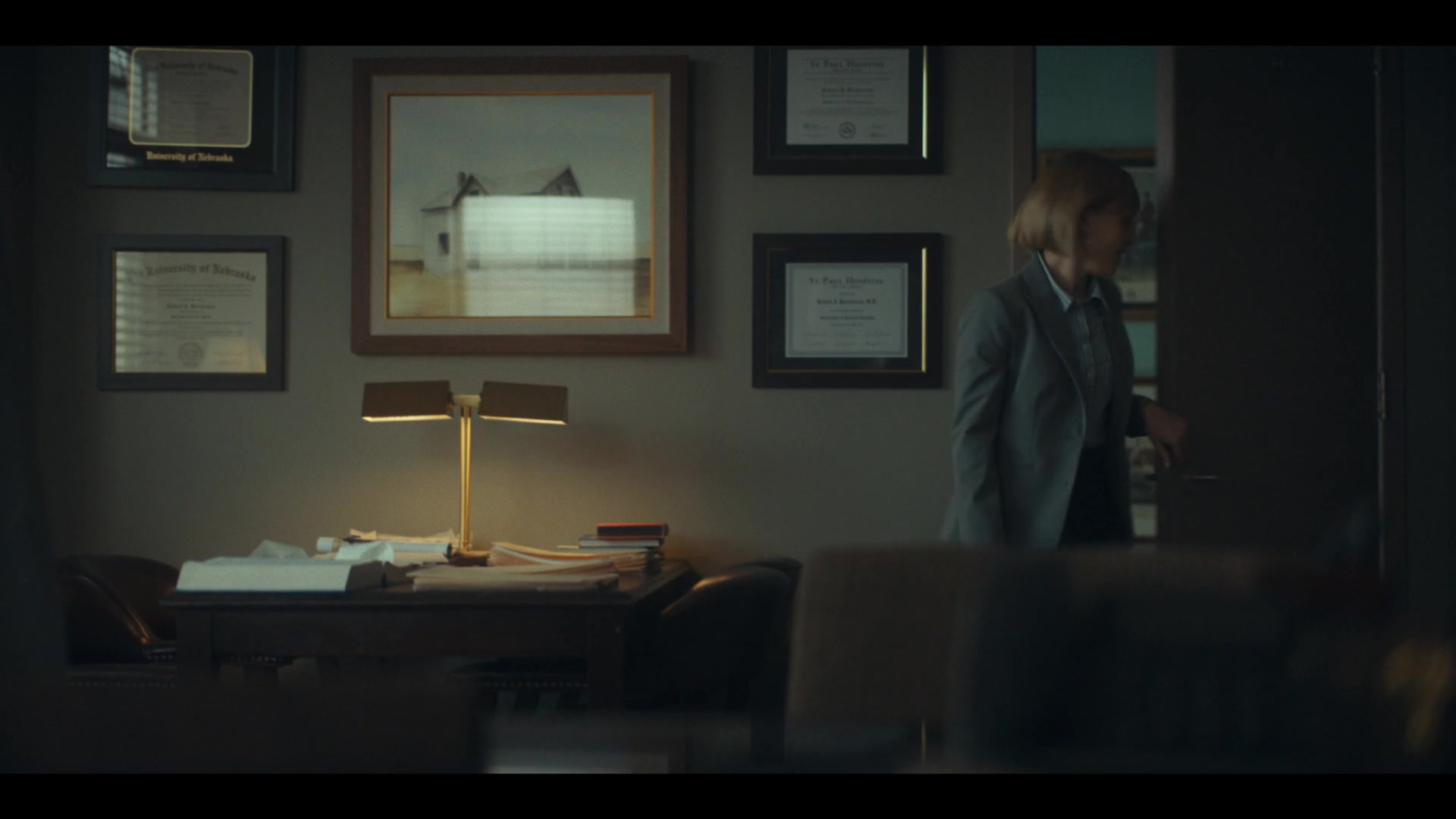 Dr_Death_S01E05_The_and_in_the_Bed_1080p_ASRO_001195.jpg