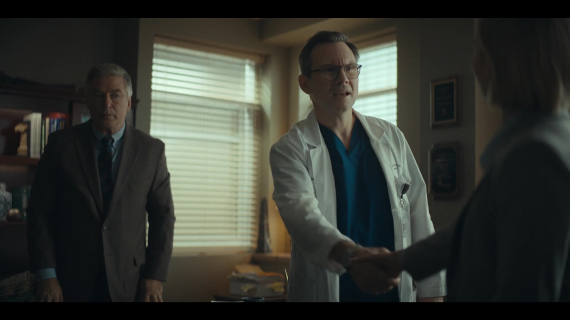 Dr_Death_S01E05_The_and_in_the_Bed_1080p_ASRO_001224.jpg