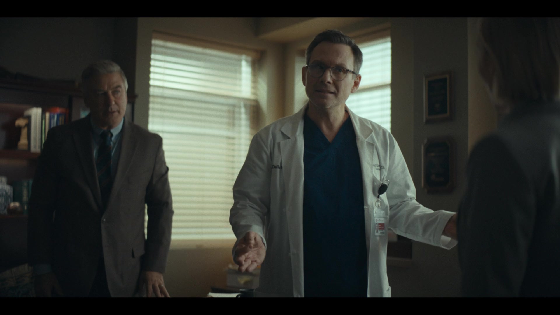 Dr_Death_S01E05_The_and_in_the_Bed_1080p_ASRO_001260.jpg