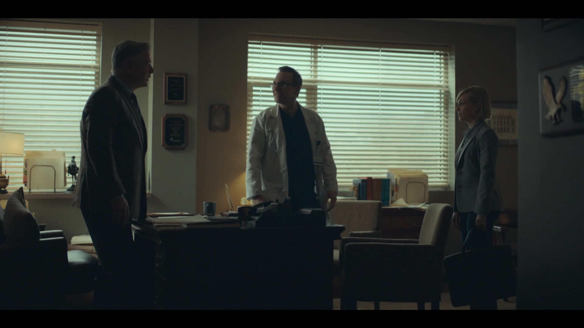 Dr_Death_S01E05_The_and_in_the_Bed_1080p_ASRO_001269.jpg