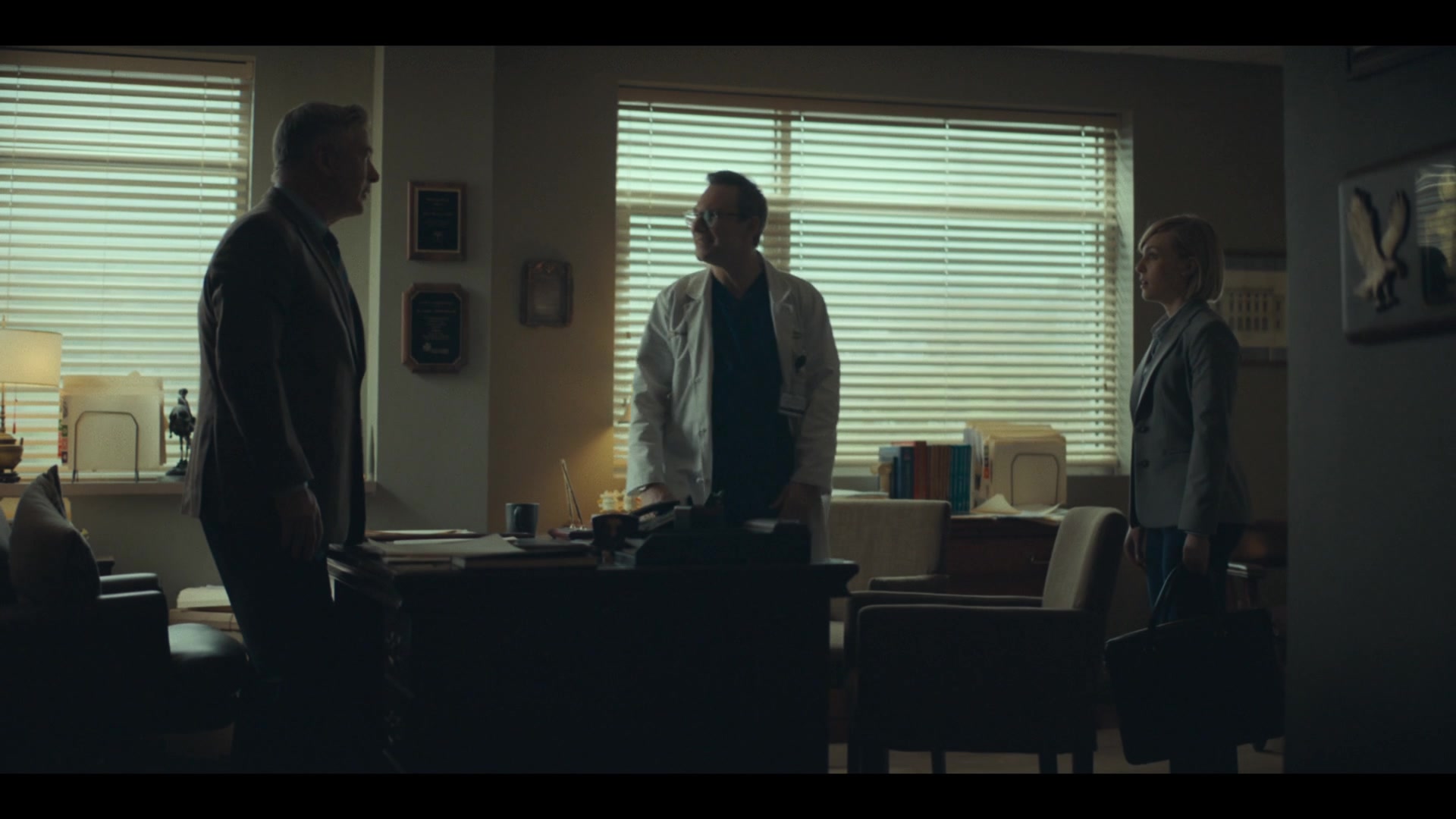 Dr_Death_S01E05_The_and_in_the_Bed_1080p_ASRO_001270.jpg