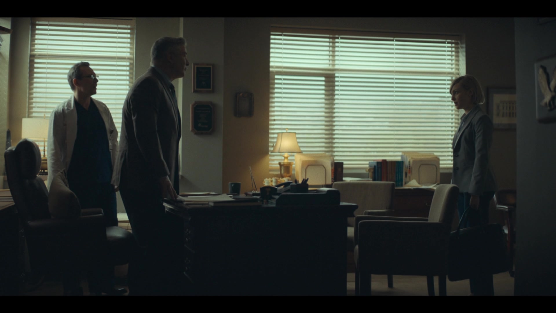 Dr_Death_S01E05_The_and_in_the_Bed_1080p_ASRO_001290.jpg