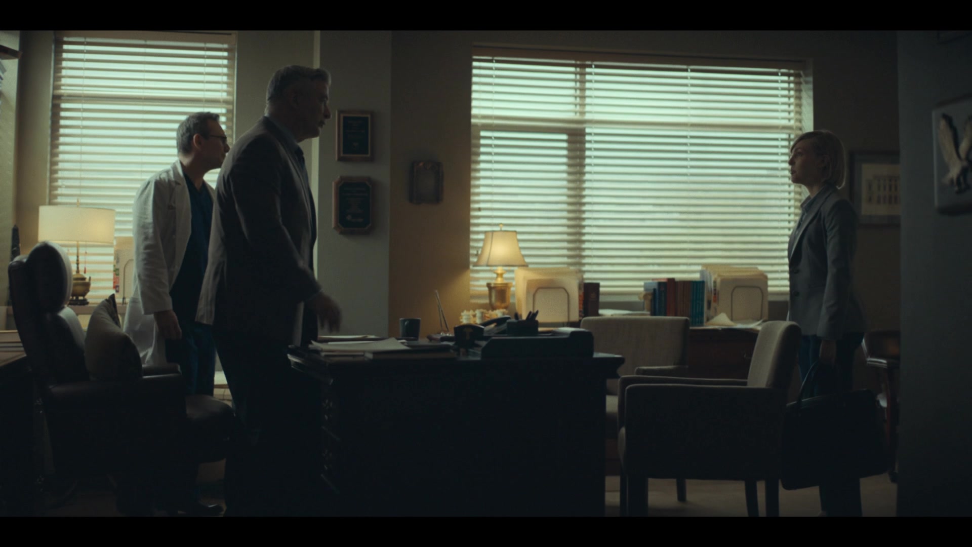 Dr_Death_S01E05_The_and_in_the_Bed_1080p_ASRO_001292.jpg