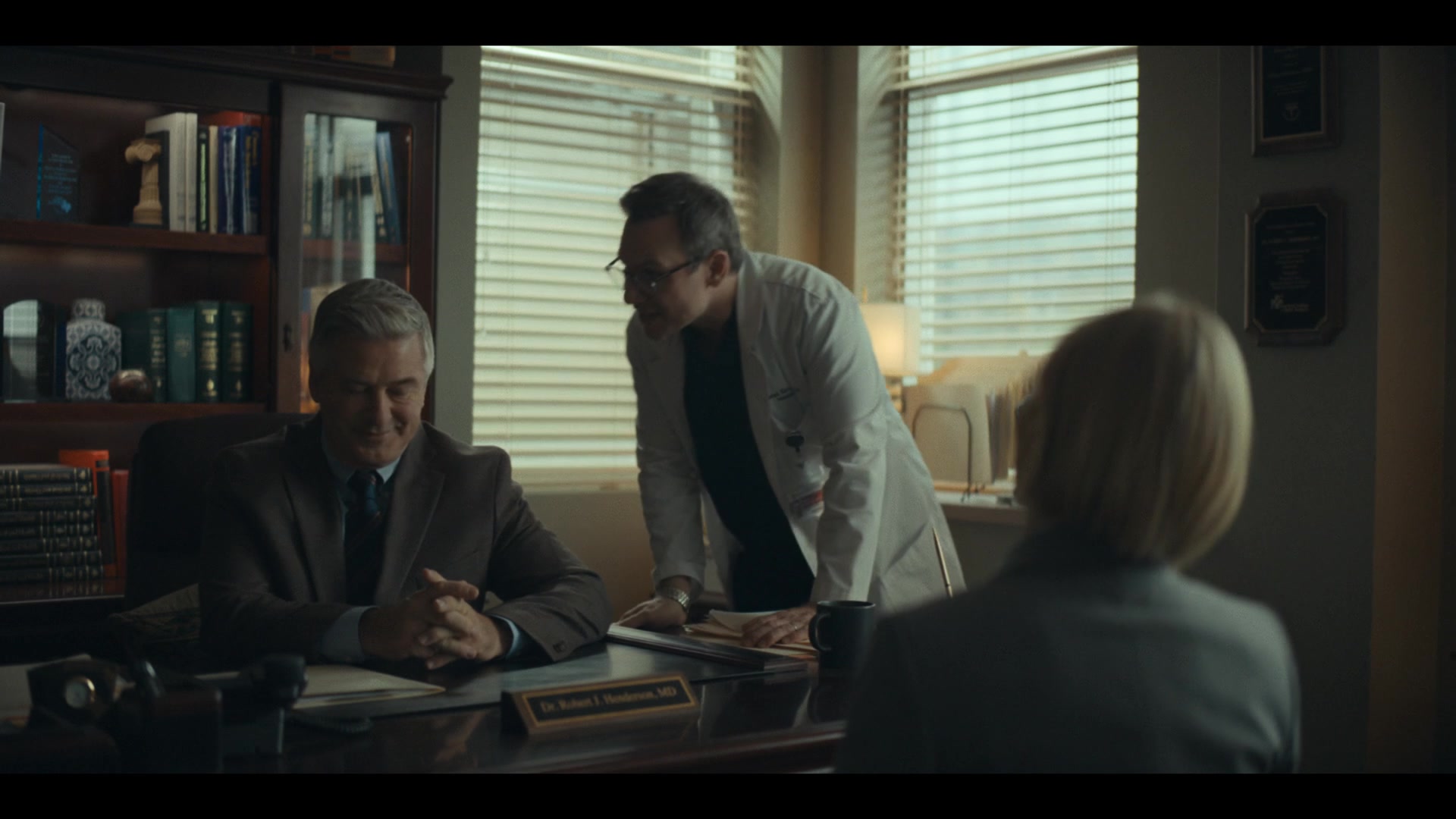 Dr_Death_S01E05_The_and_in_the_Bed_1080p_ASRO_001331.jpg