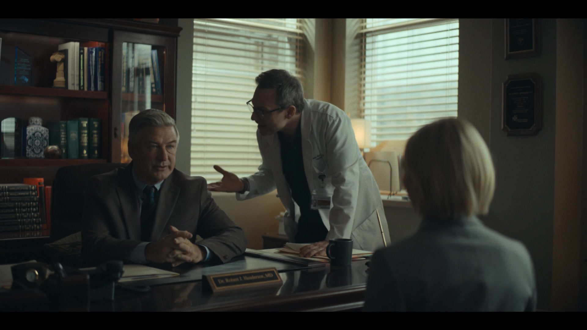 Dr_Death_S01E05_The_and_in_the_Bed_1080p_ASRO_001346.jpg
